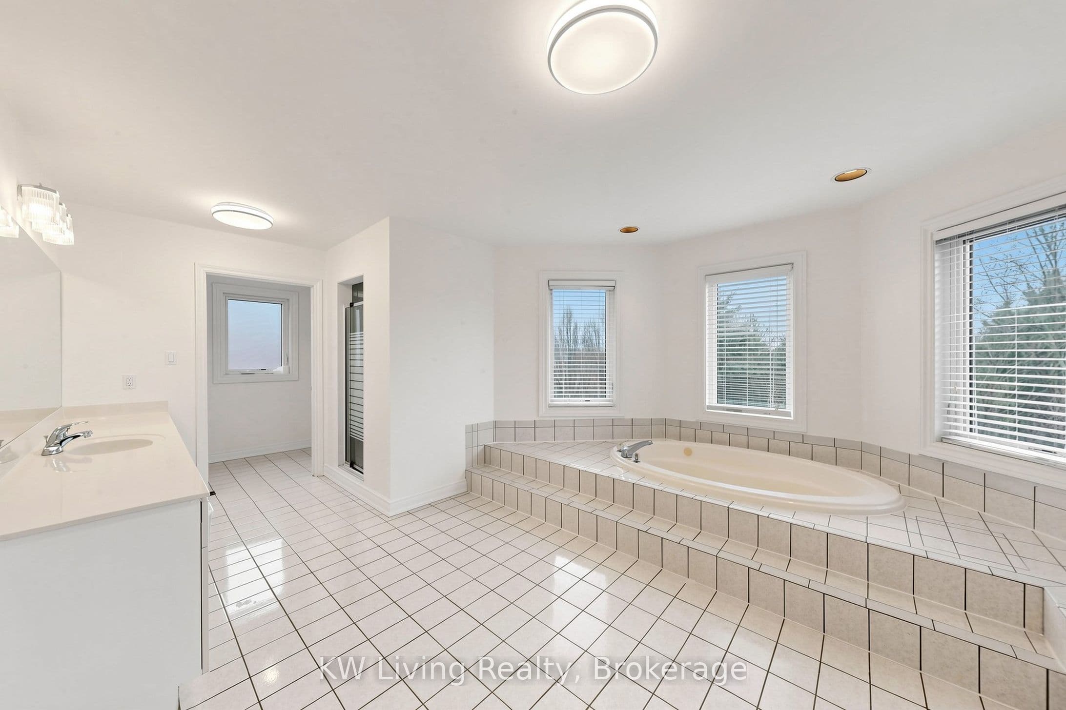 22 Ava Crescent — photo 26