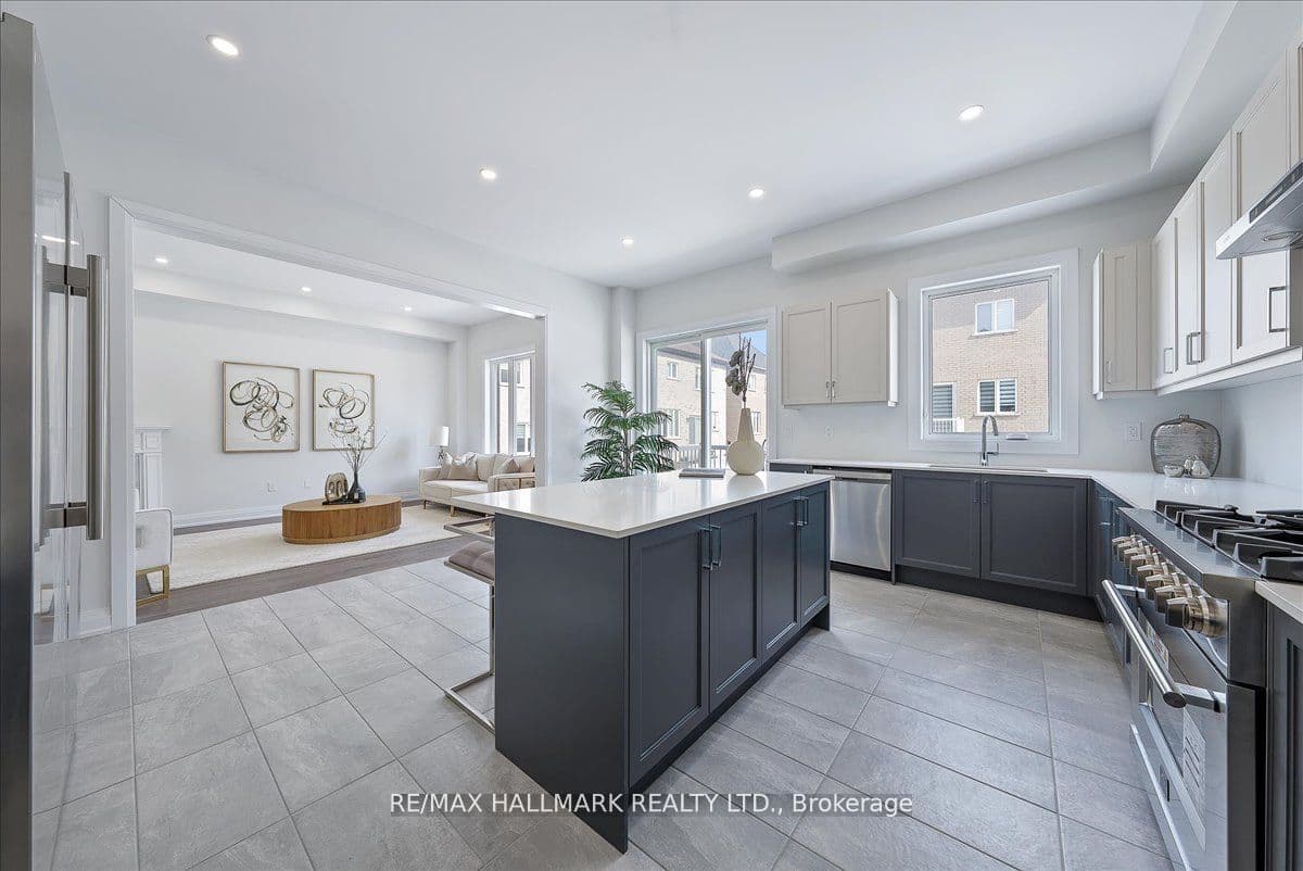 15 Aida Place N — photo 16