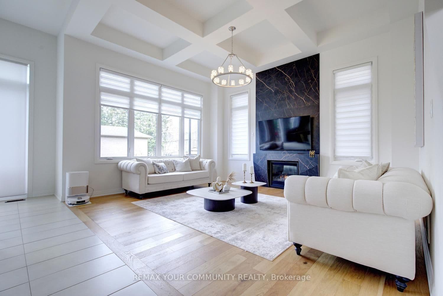 96 Bond Crescent — photo 8
