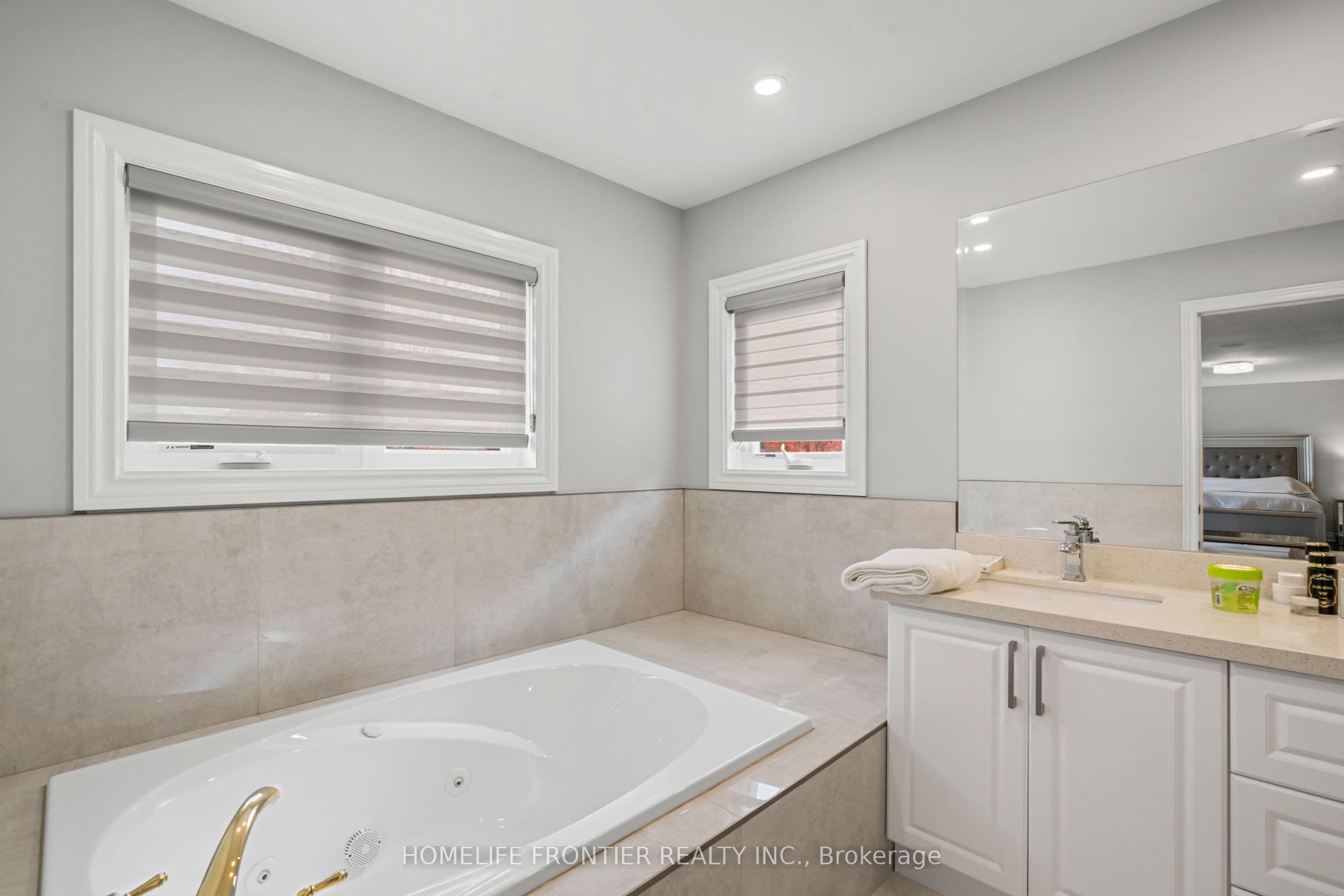 7 Edenbrook Crescent — photo 22