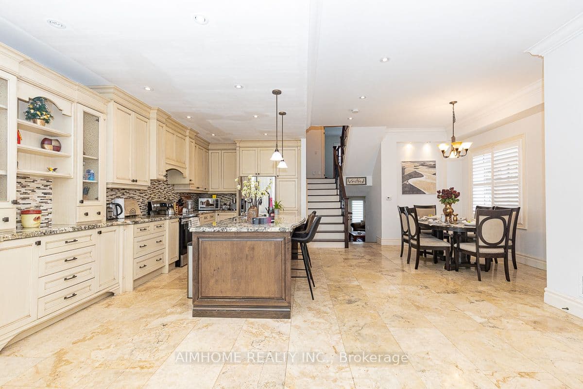 220 Weldrick Road W — photo 10