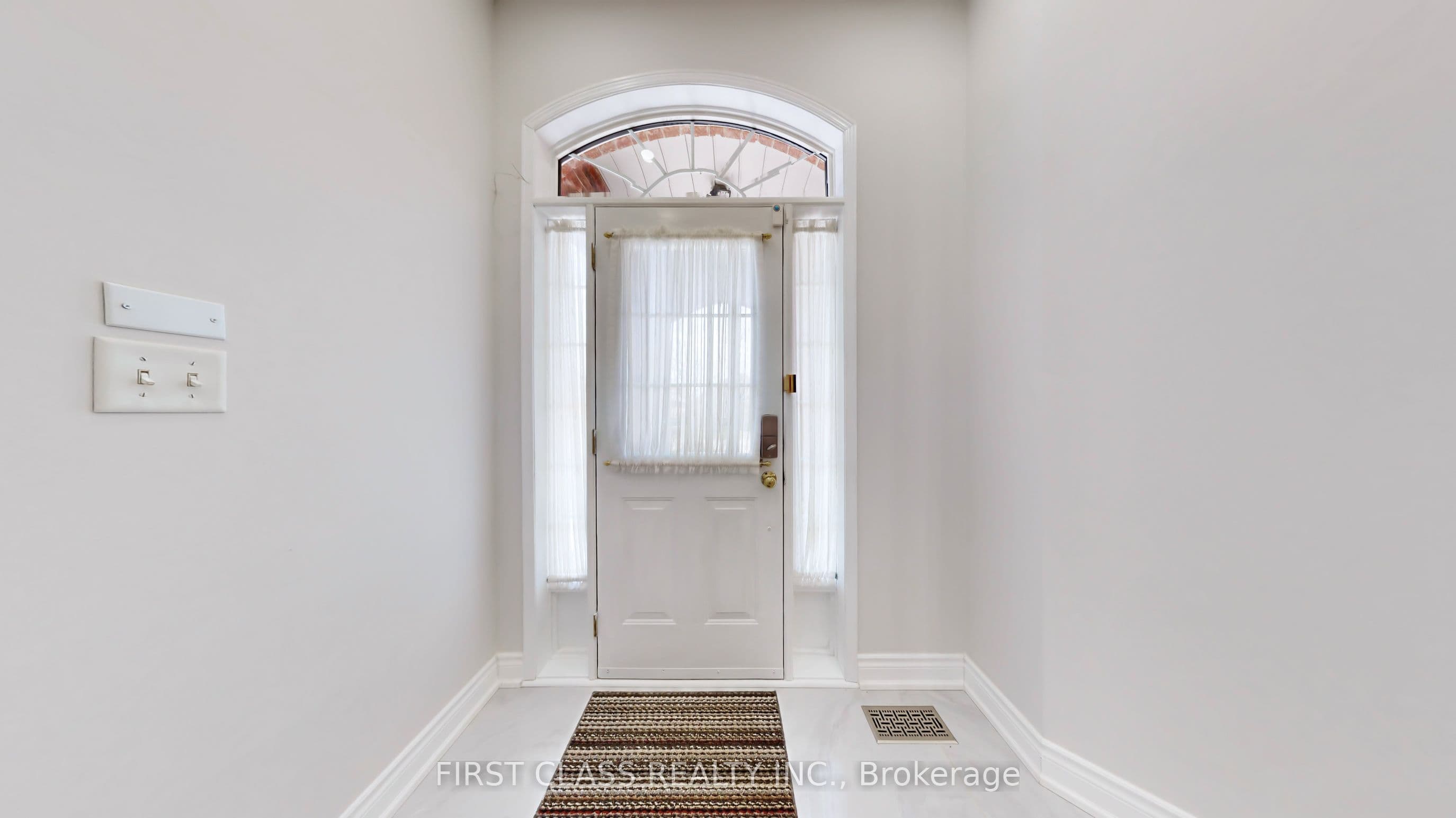 30 Kaitlin Drive — photo 2