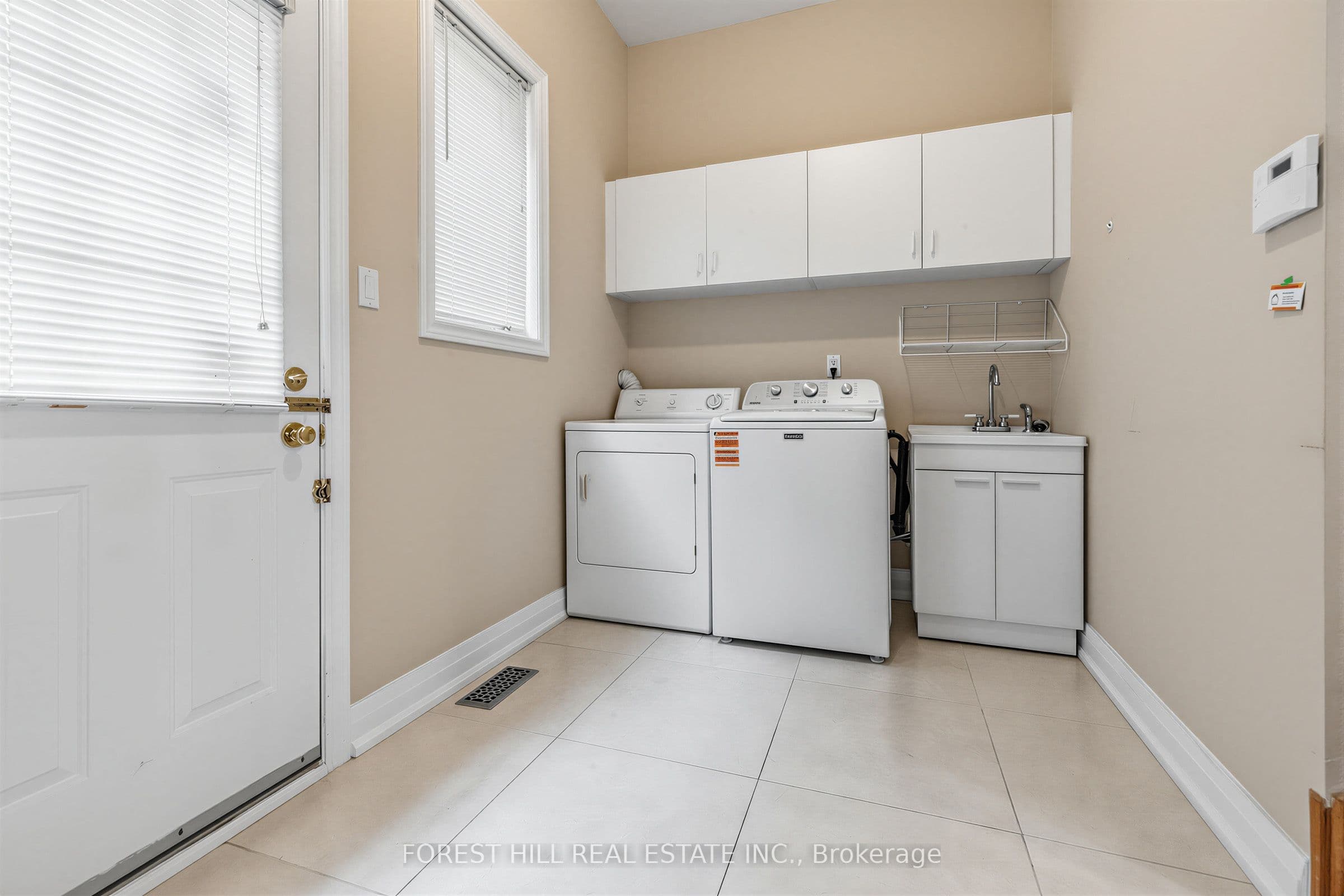 17 Lady Lynn Crescent — photo 11