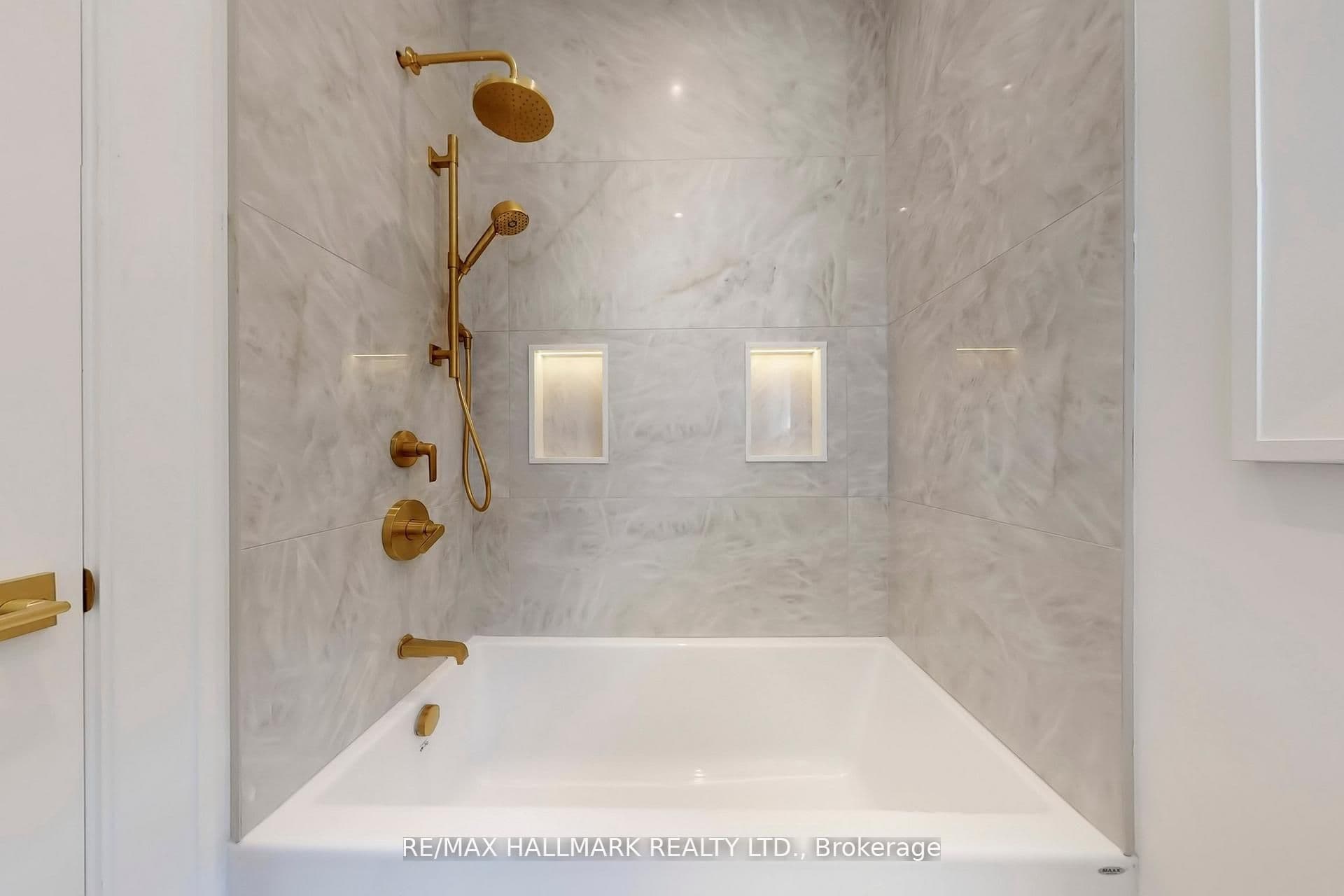 152 Olde Bayview Avenue — photo 28