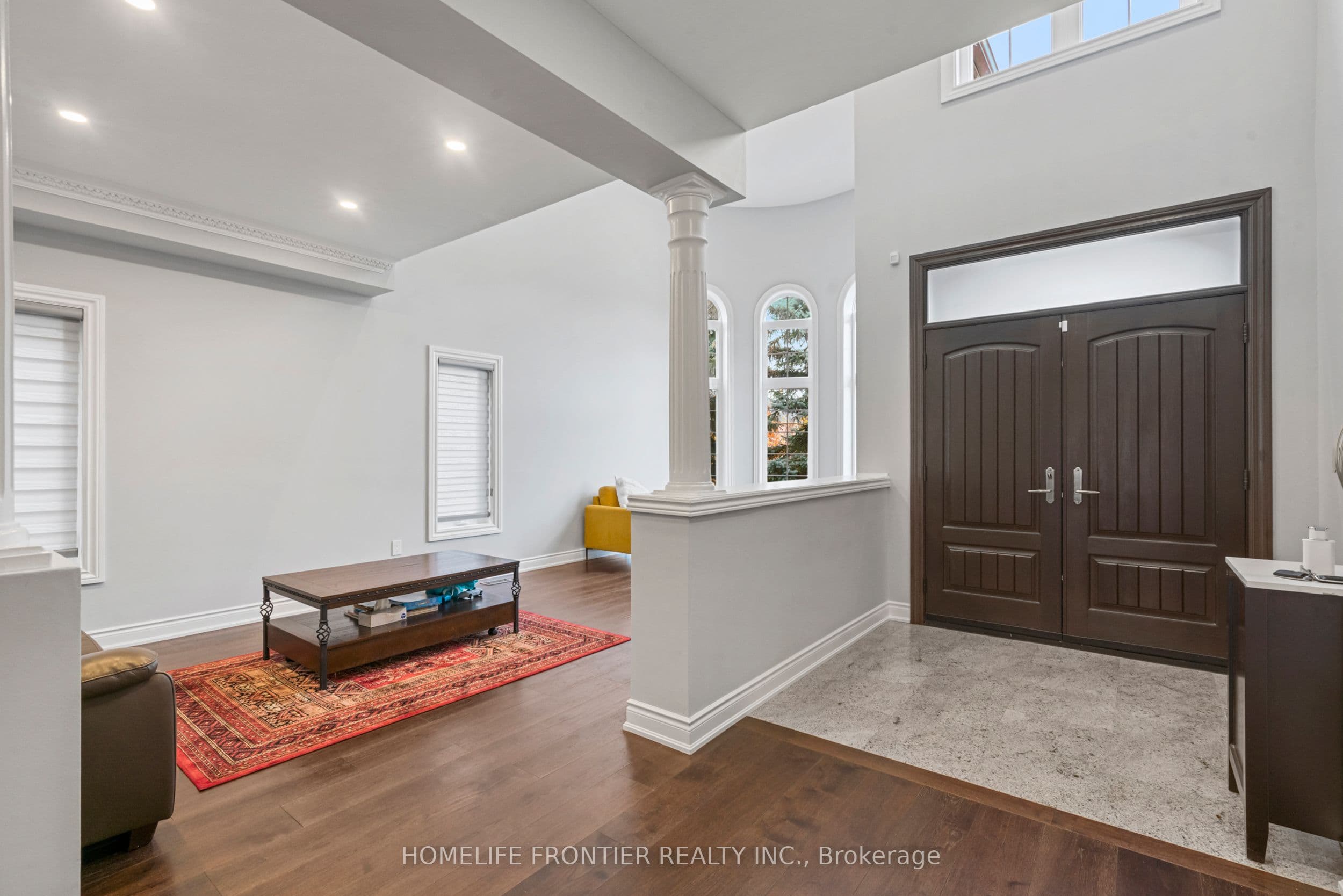 7 Edenbrook Crescent — photo 2