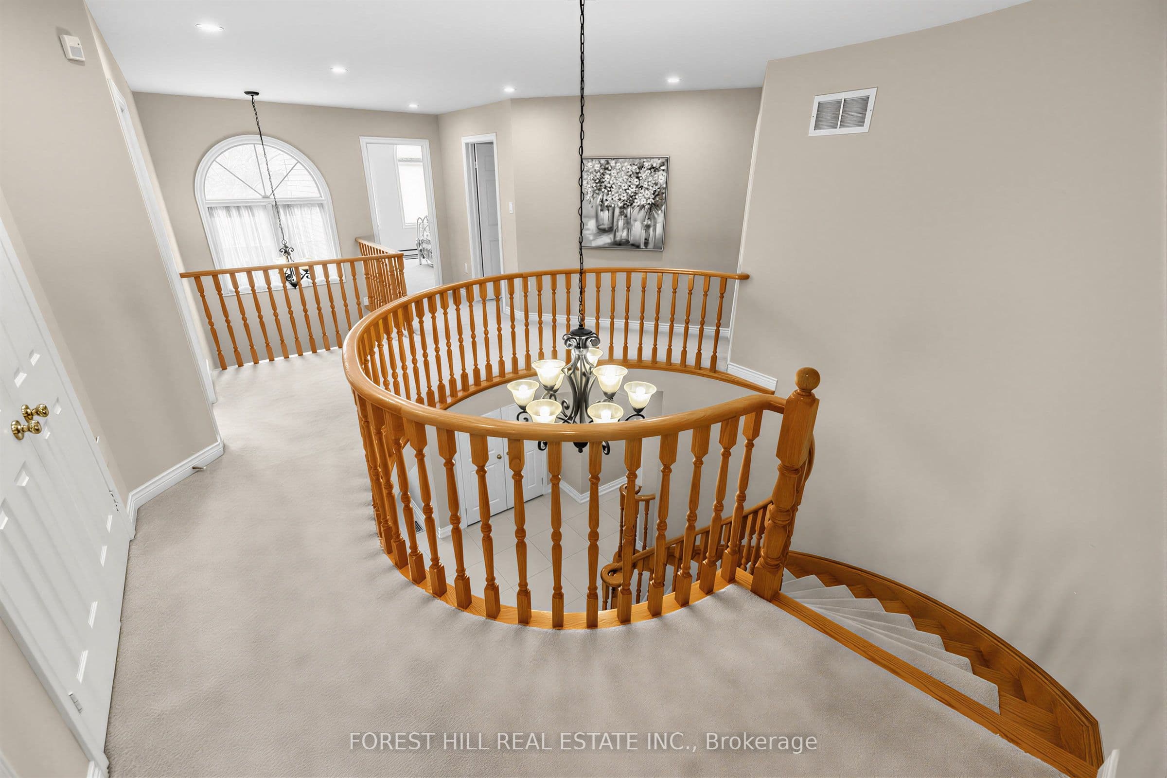 17 Lady Lynn Crescent — photo 9