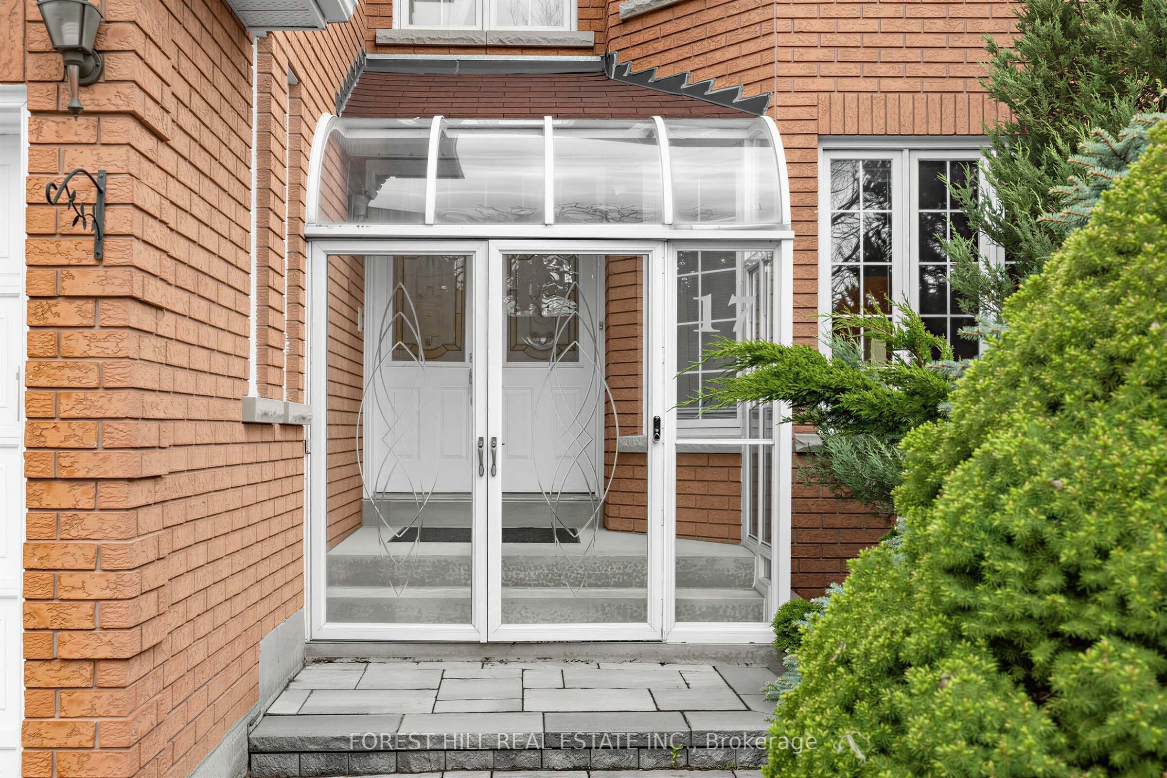 17 Lady Lynn Crescent — photo 3