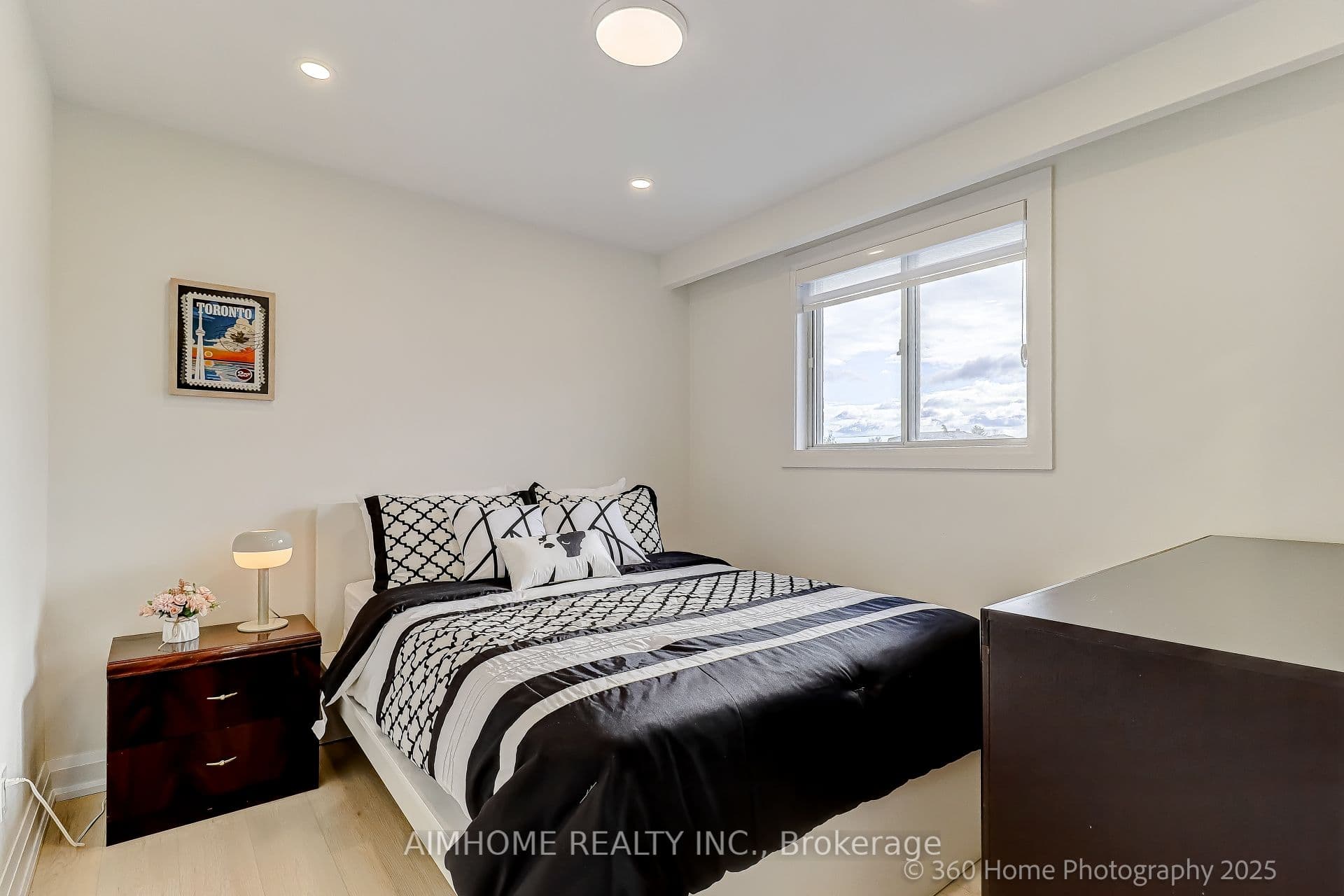 179 Oxford Street — photo 25