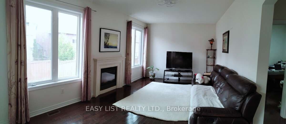 16 Grovewood Street — photo 8