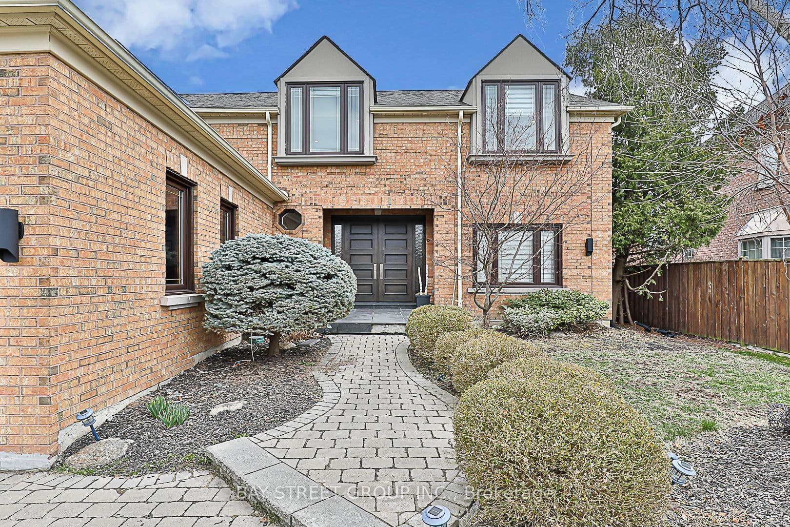 11 Gatcombe Circle — photo 3