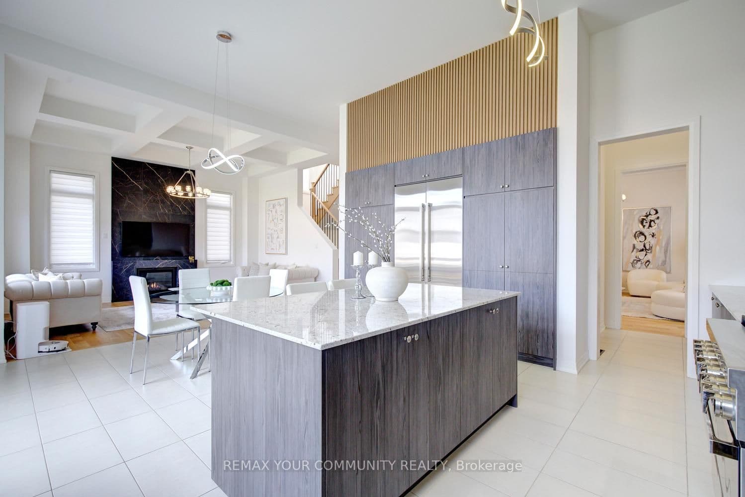 96 Bond Crescent — photo 21