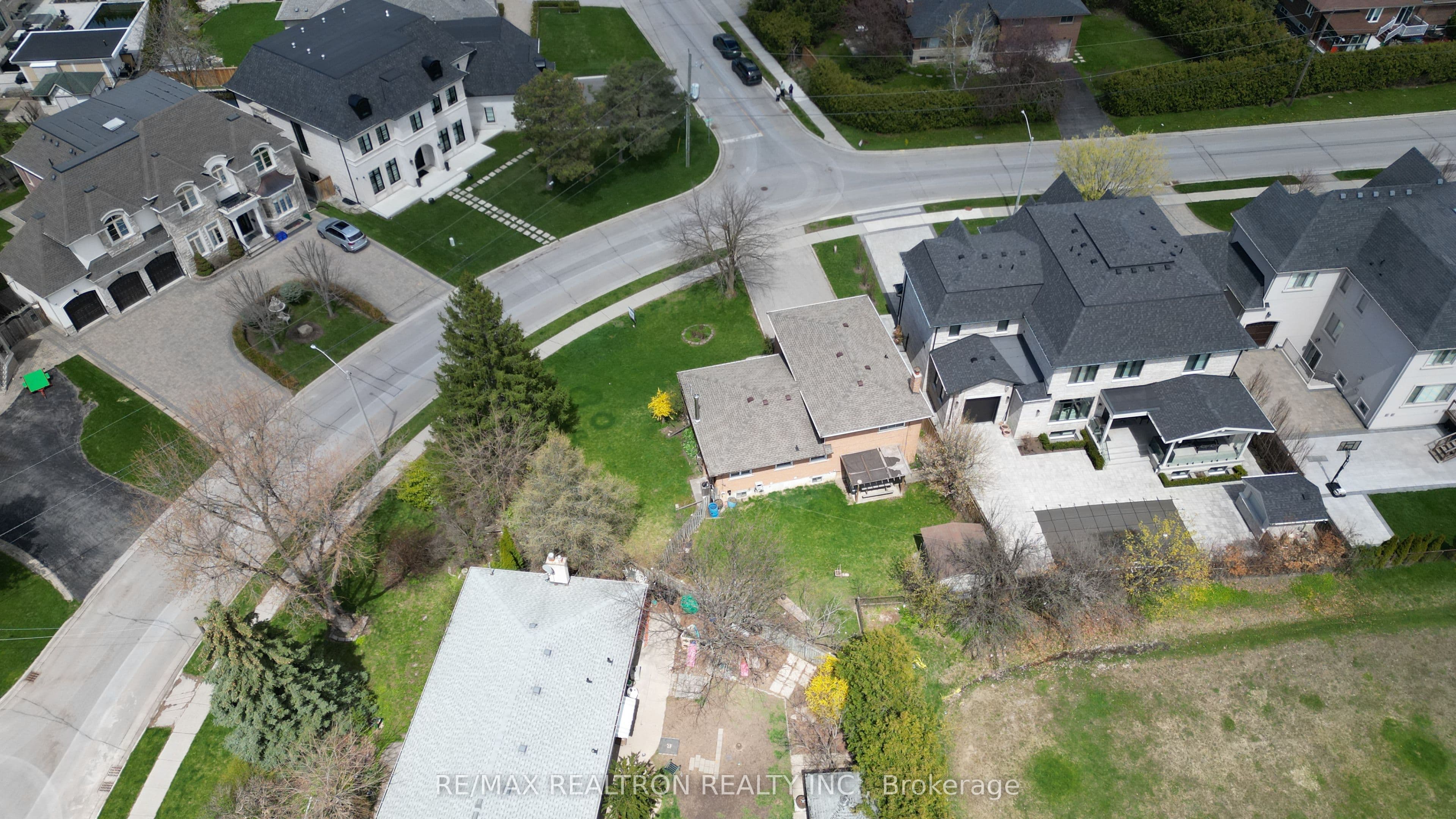19 Claridge Drive — photo 22