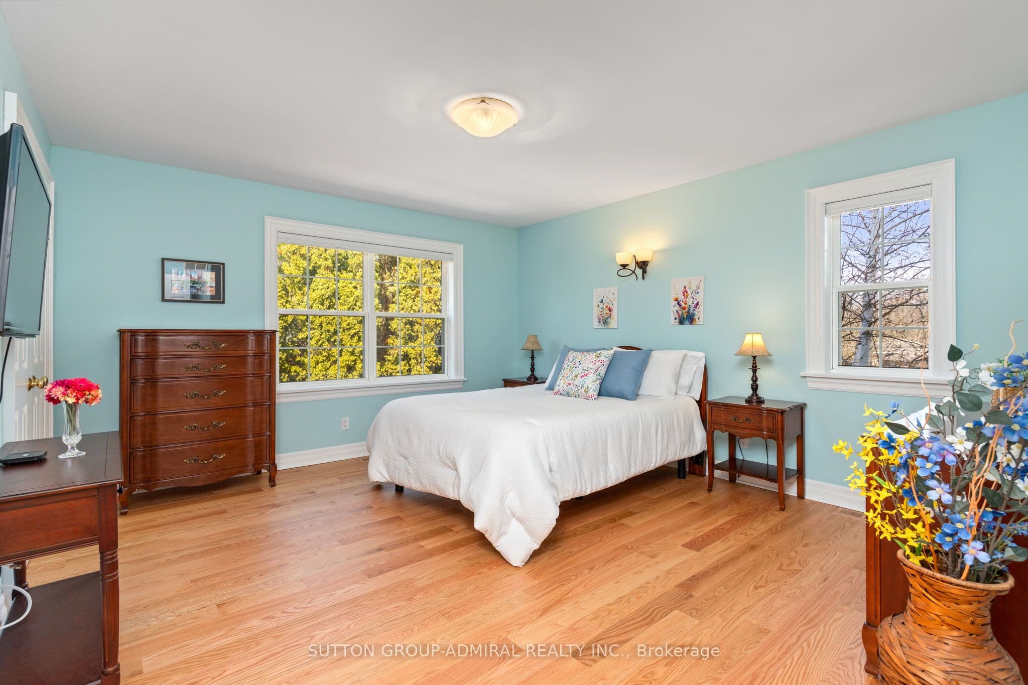 54 Starlight Crescent — photo 32