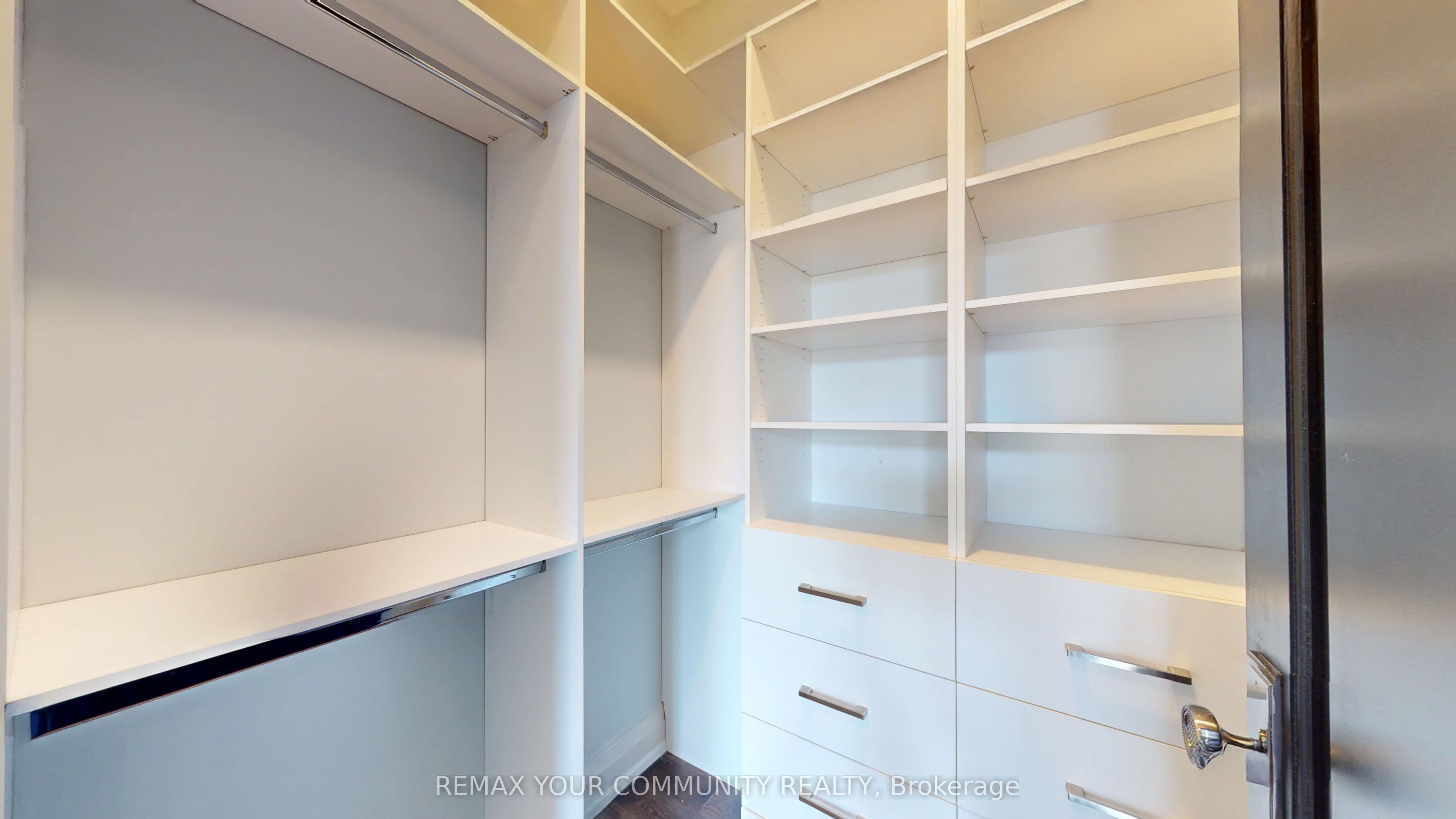 19 Blyth Street — photo 40
