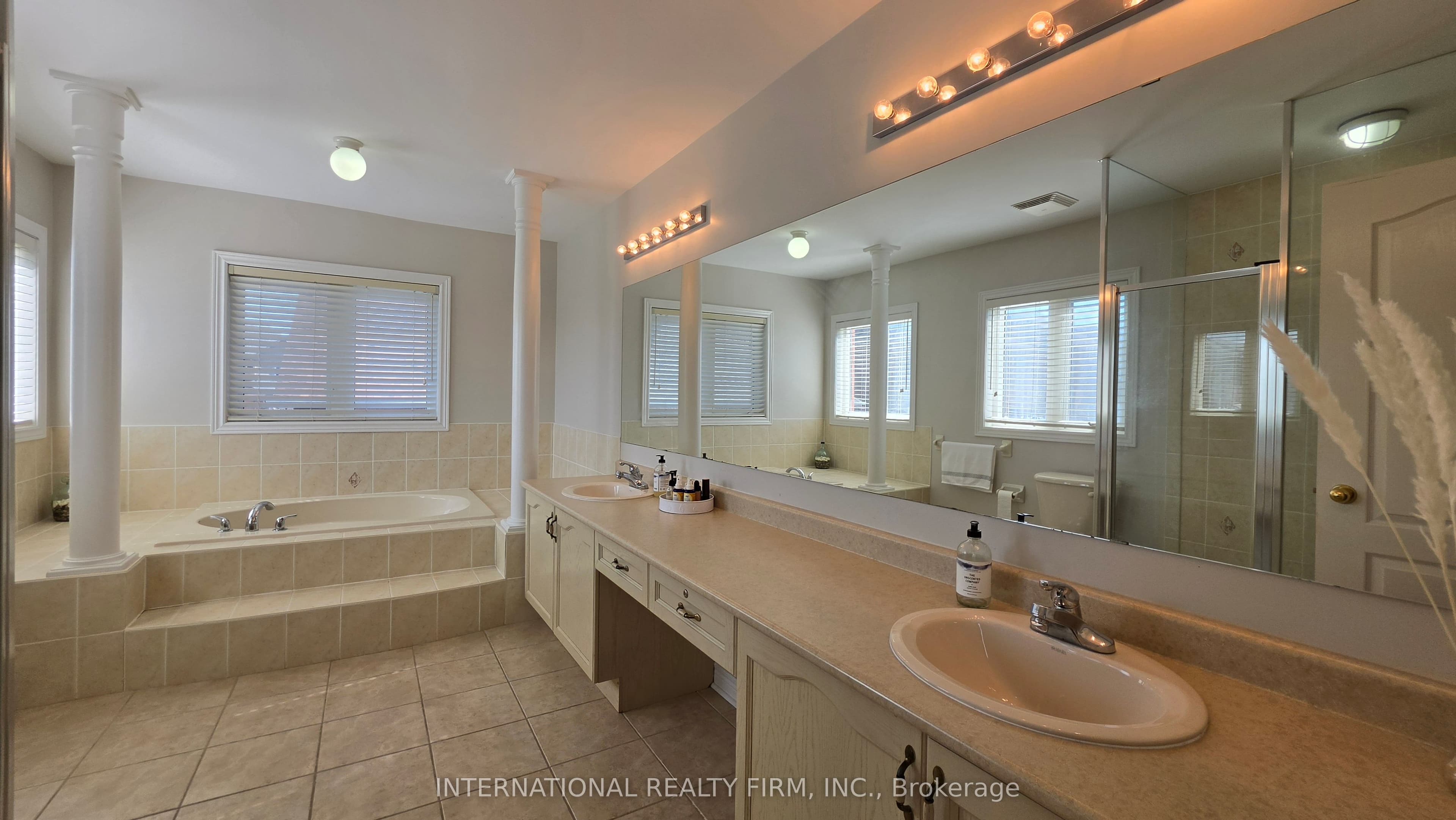 30 O'Hara Crescent — photo 27