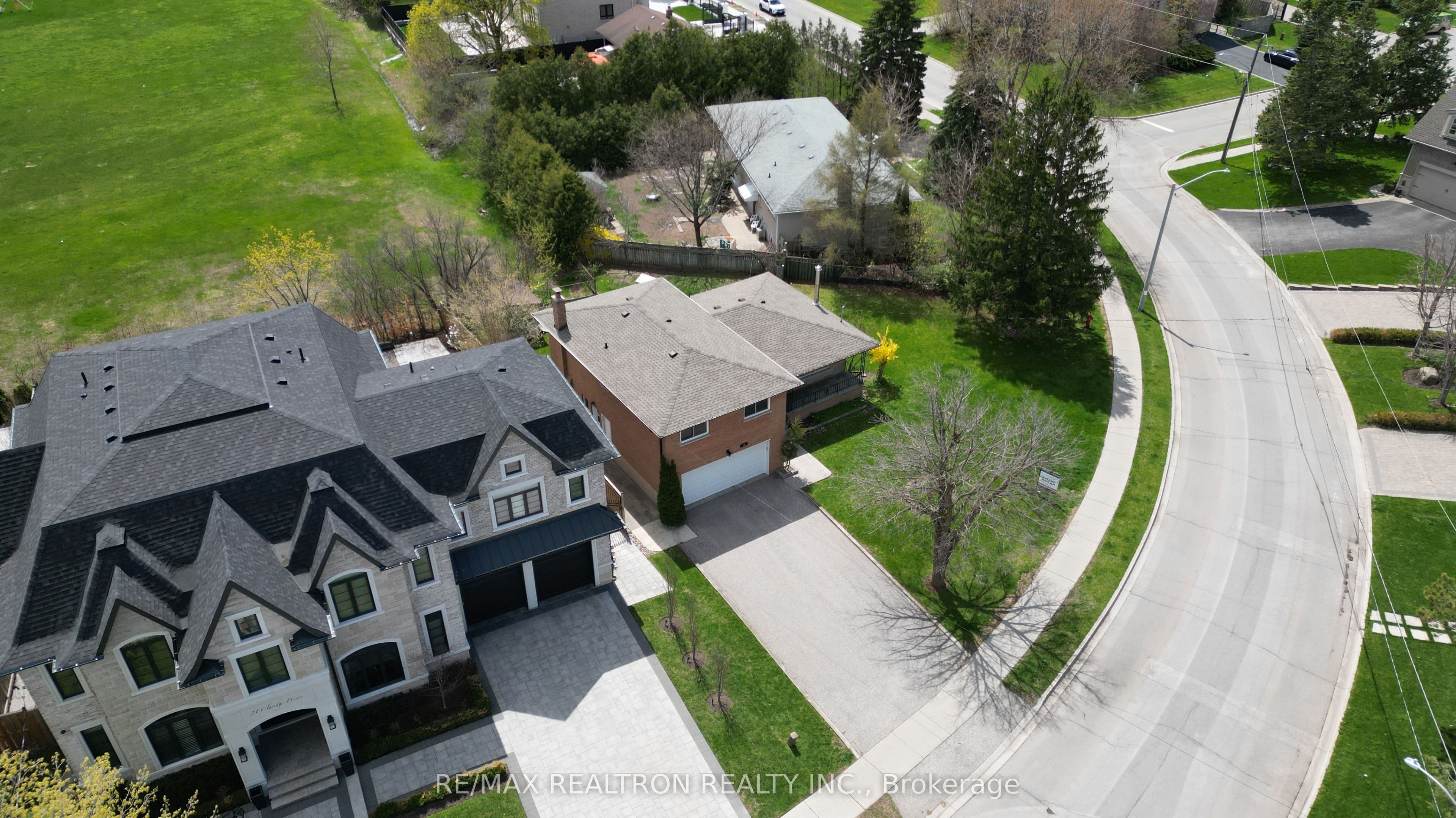 19 Claridge Drive — photo 15