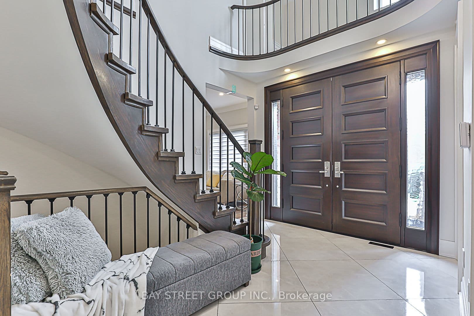 11 Gatcombe Circle — photo 4