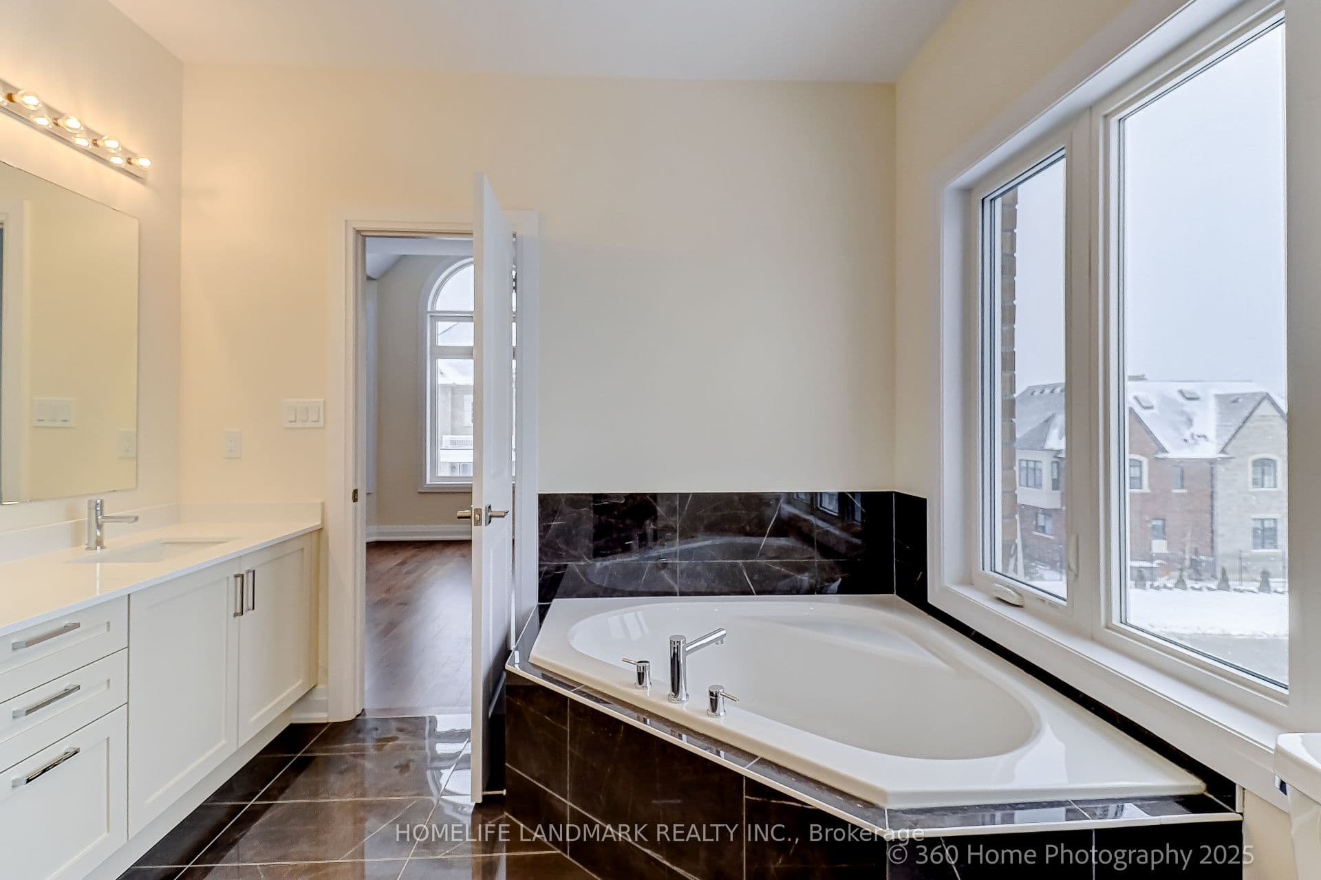 8 Mapleton Street — photo 19
