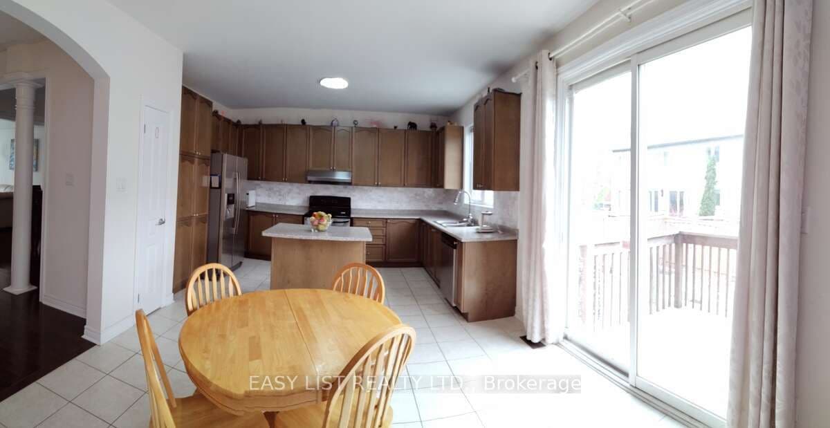 16 Grovewood Street — photo 10