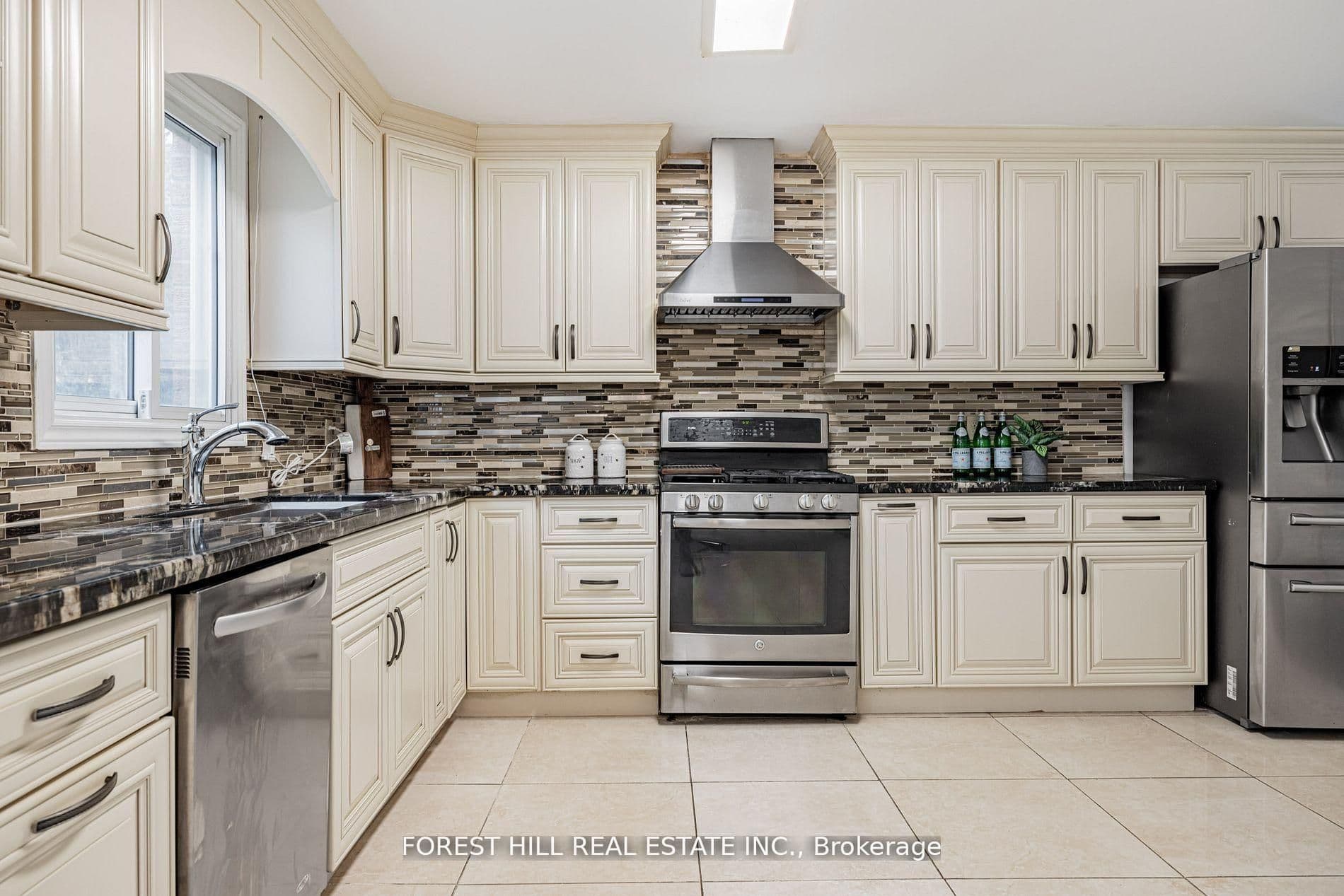 51 Briggs Avenue — photo 16