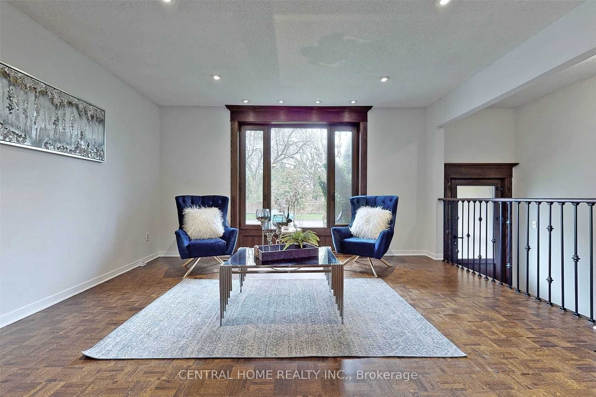 18 Mayvern Crescent — photo 26