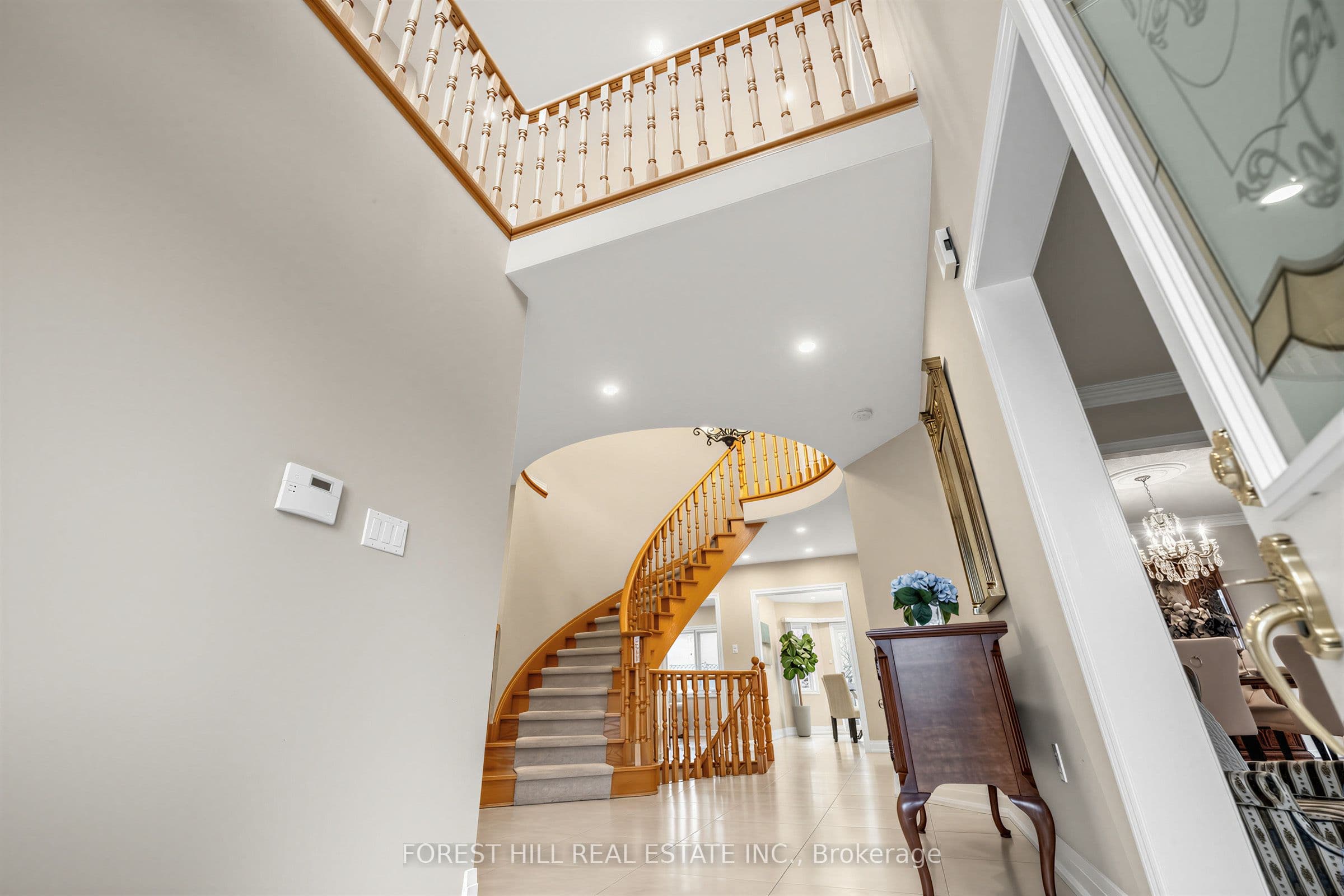 17 Lady Lynn Crescent — photo 4