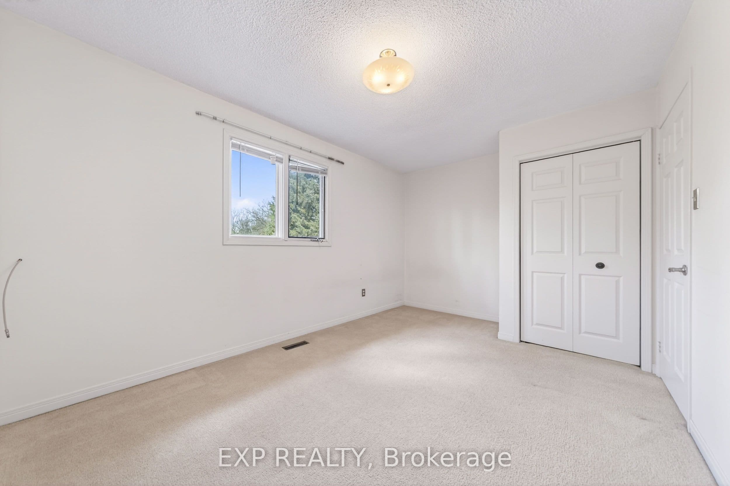 51 Sanderson Crescent — photo 45