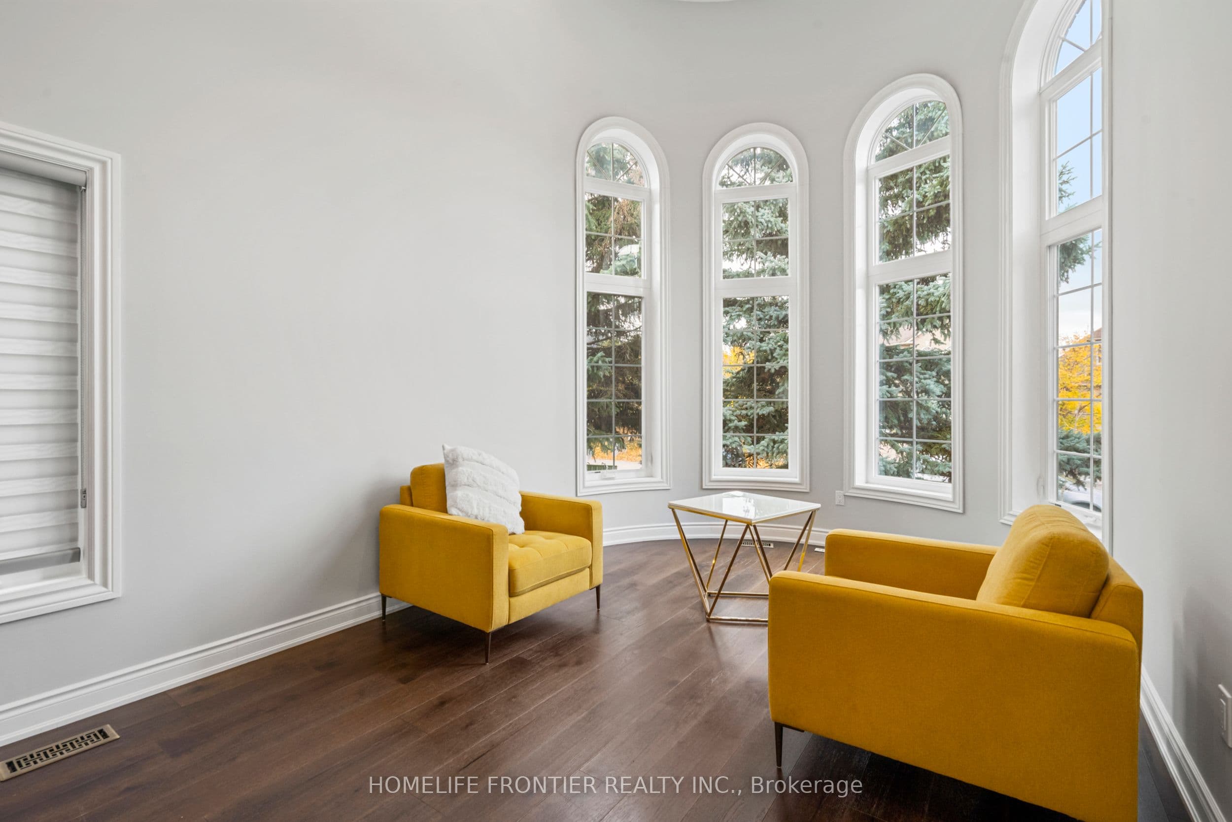 7 Edenbrook Crescent — photo 3