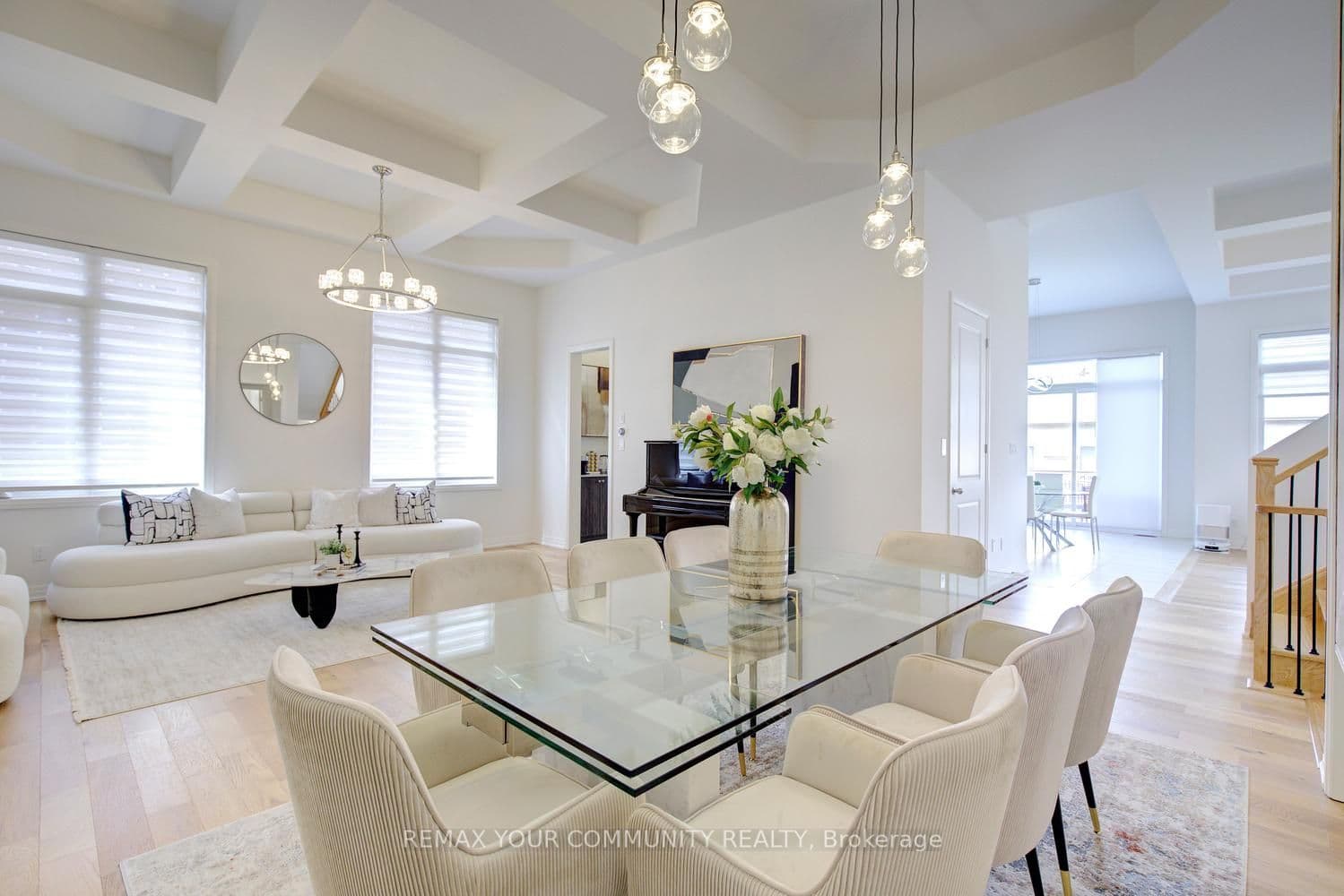 96 Bond Crescent — photo 32