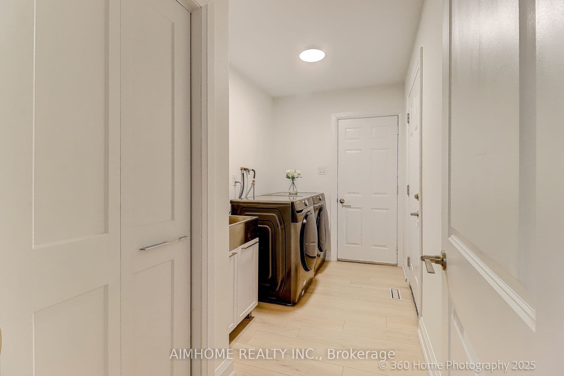 179 Oxford Street — photo 22