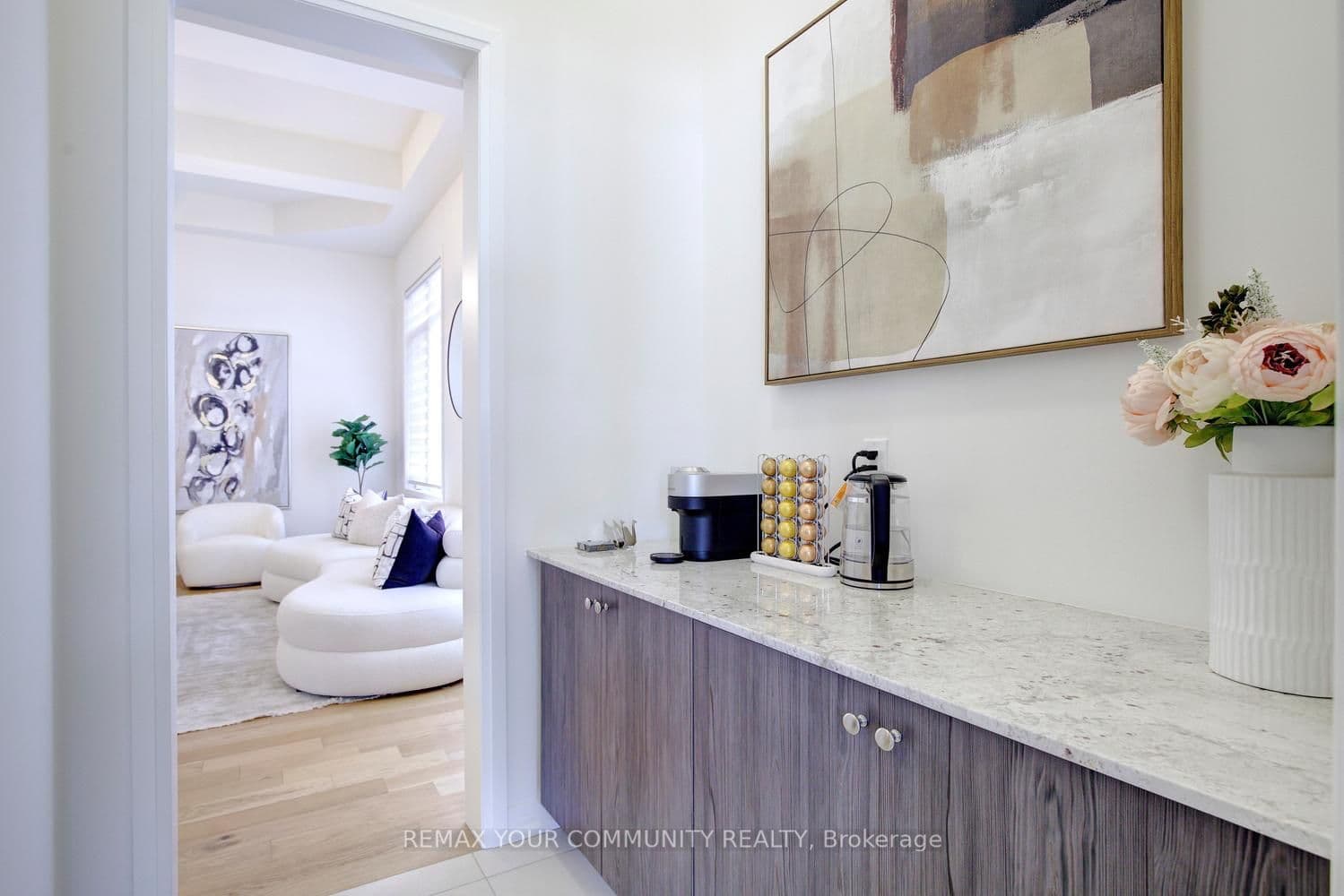 96 Bond Crescent — photo 24