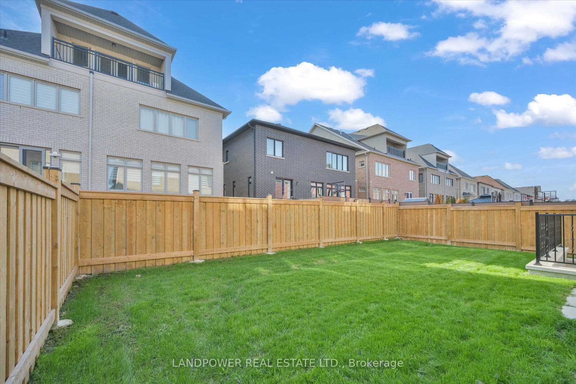 10 Solar Street — photo 49