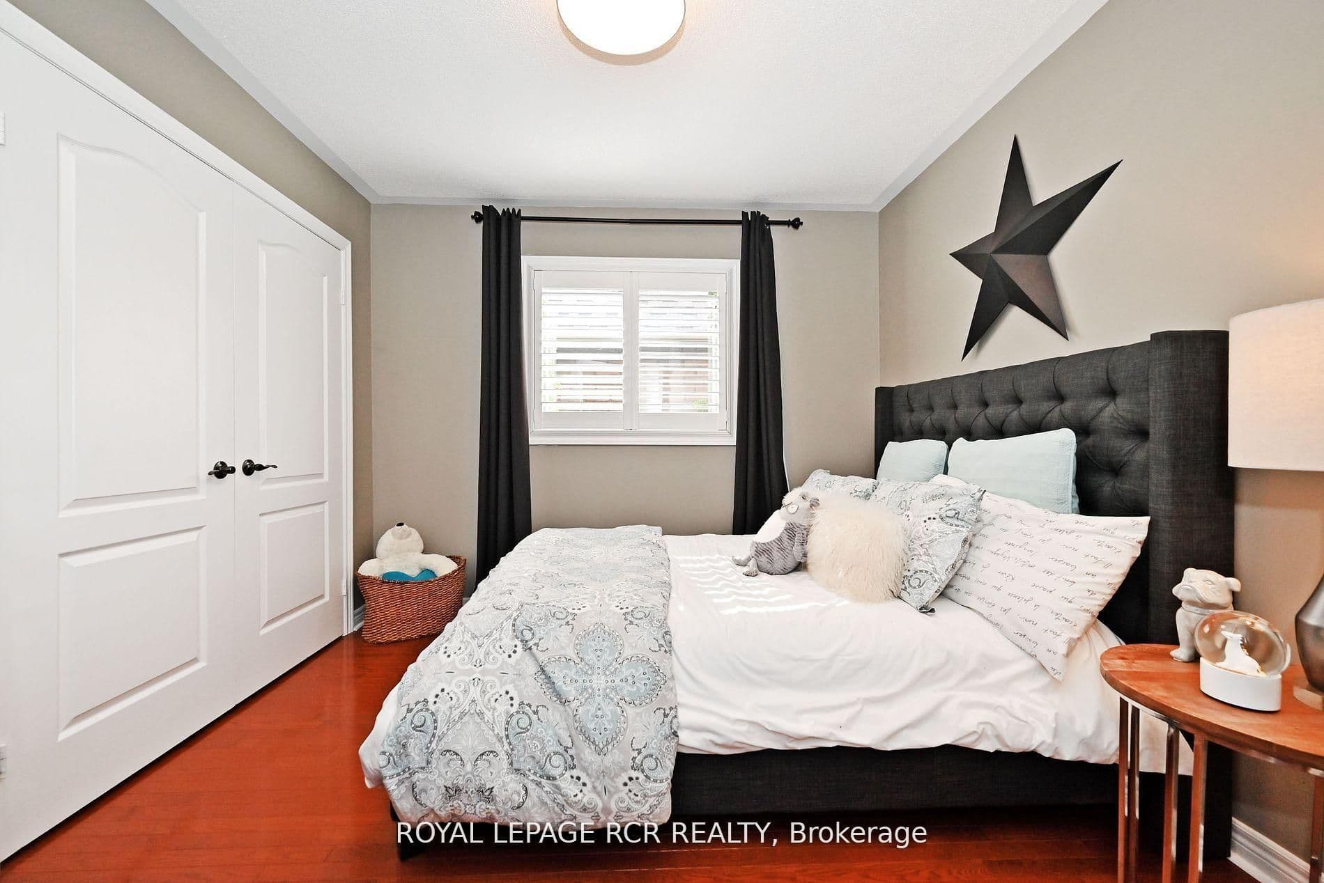 142 Regatta Avenue — photo 27