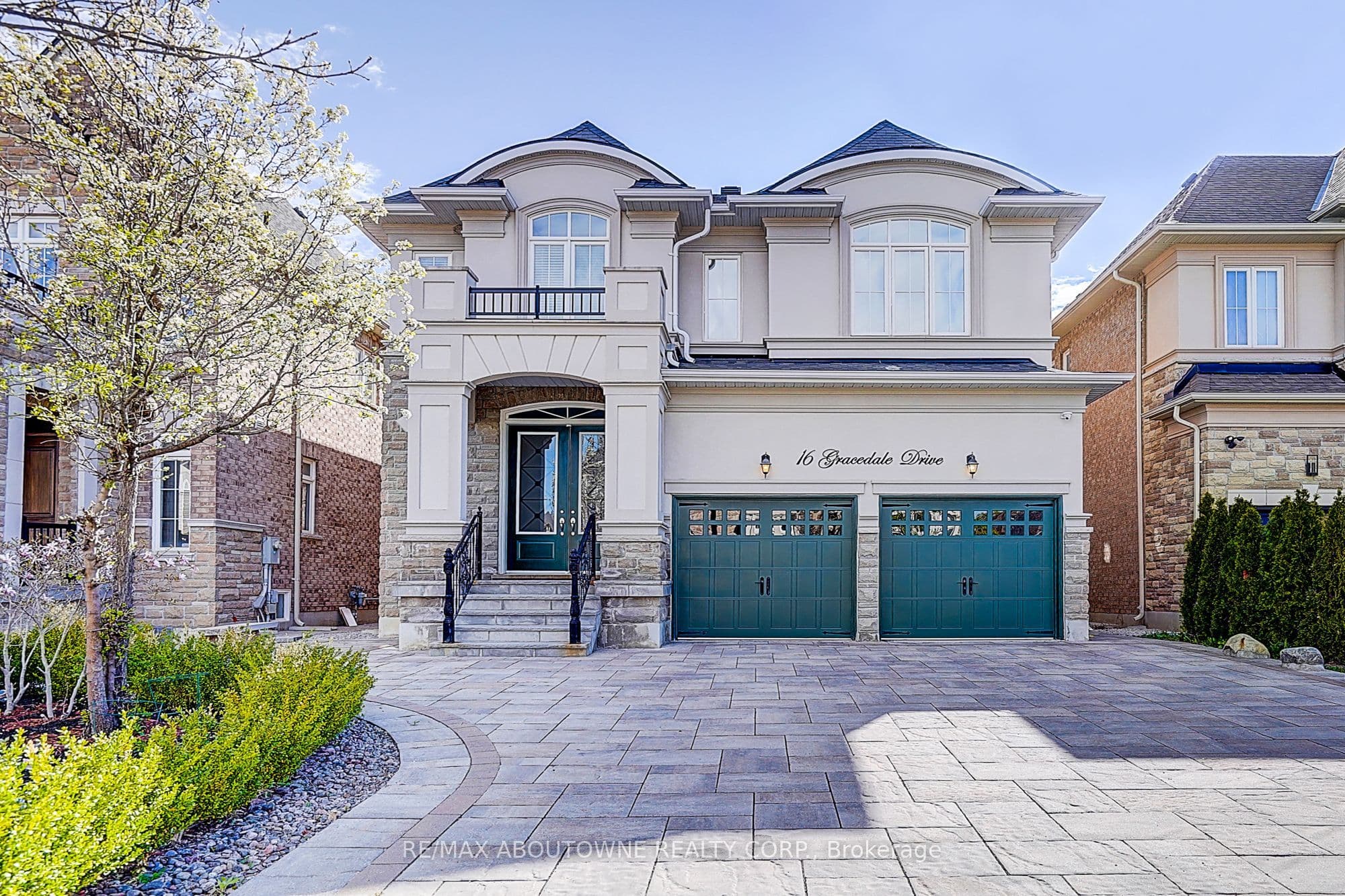 16 Gracedale Drive, Richmond Hill