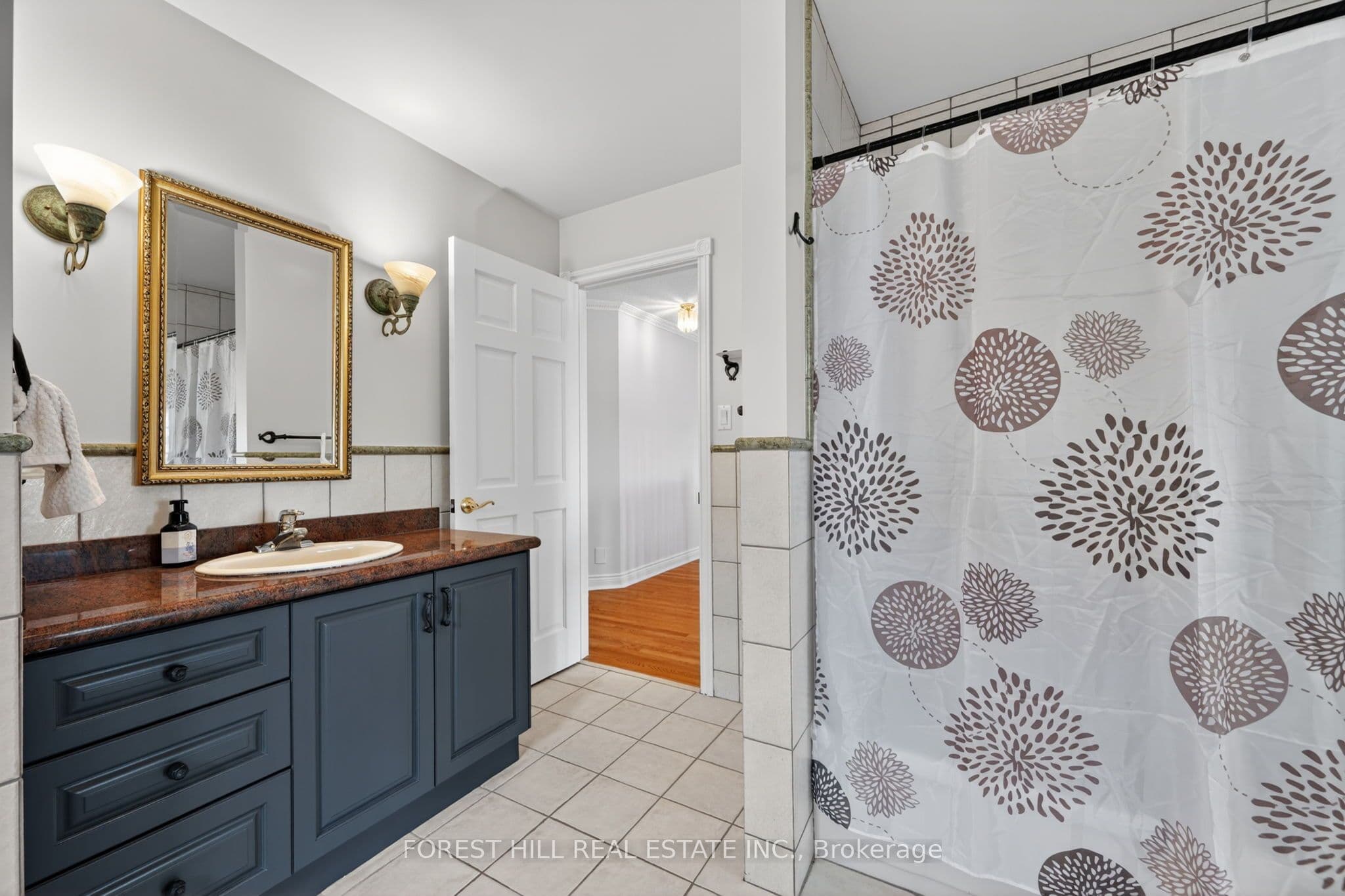 10601 Bathurst Street — photo 27