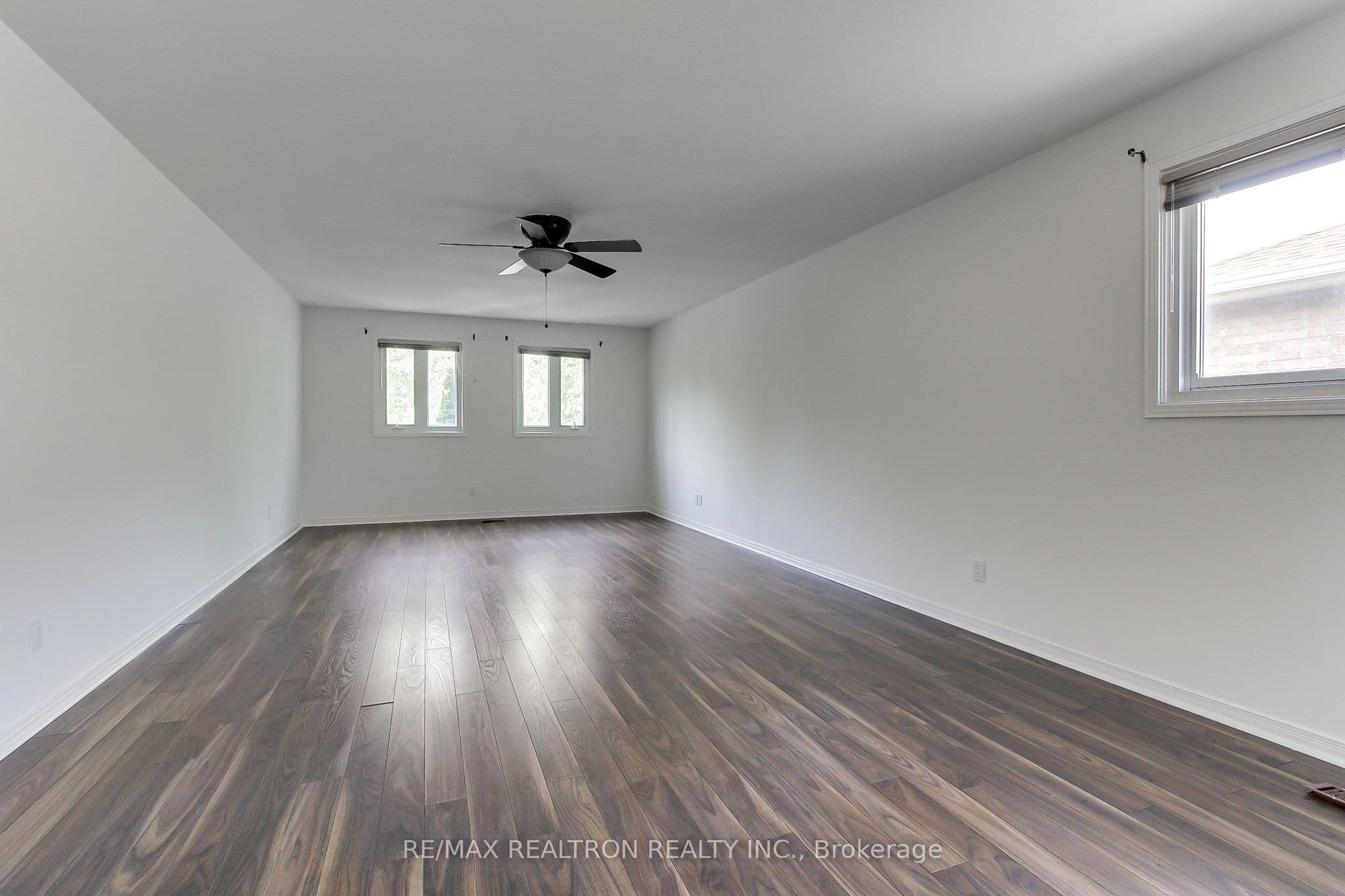 19 Crystal Drive N — photo 29