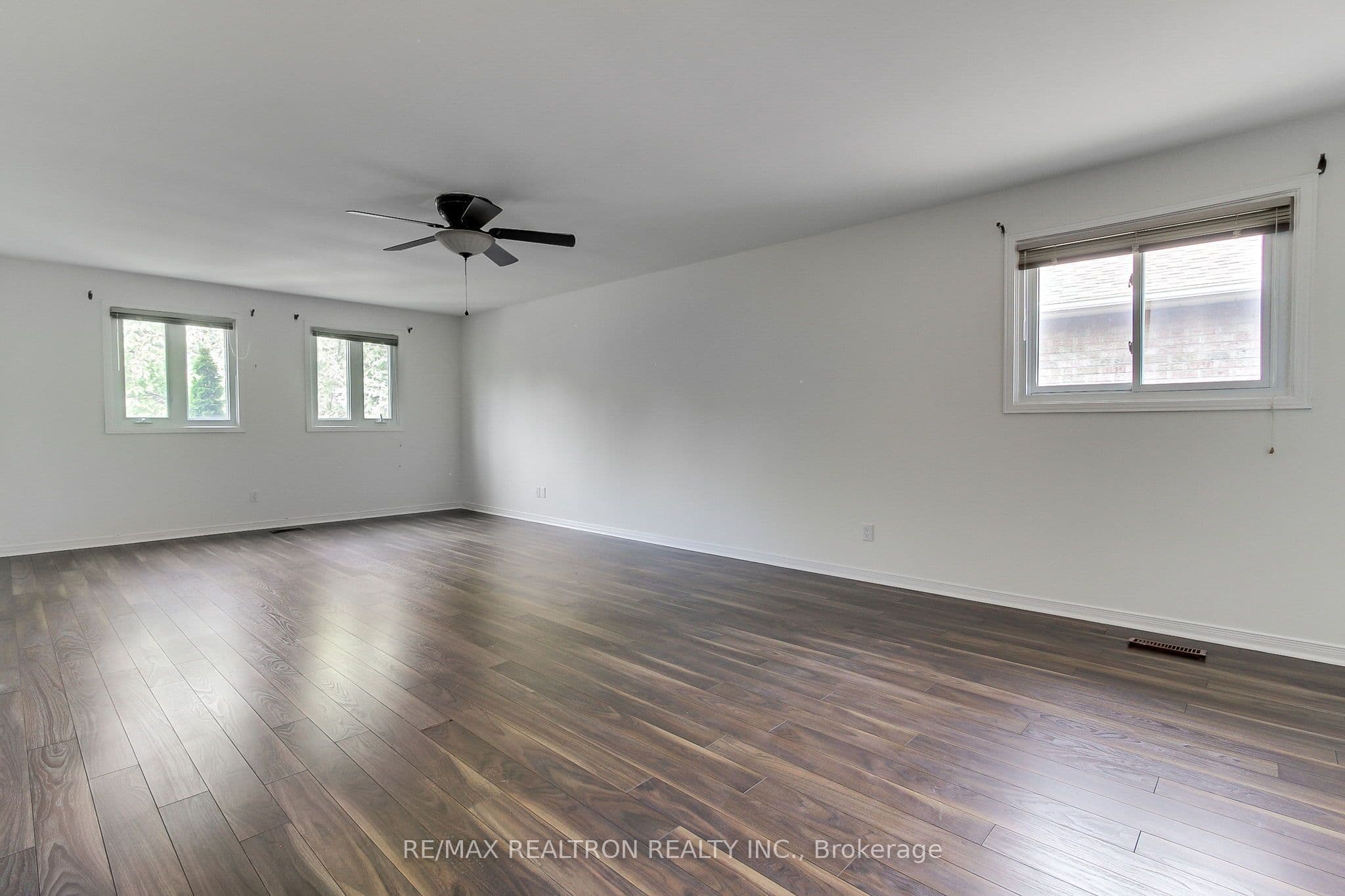 19 Crystal Drive N — photo 30