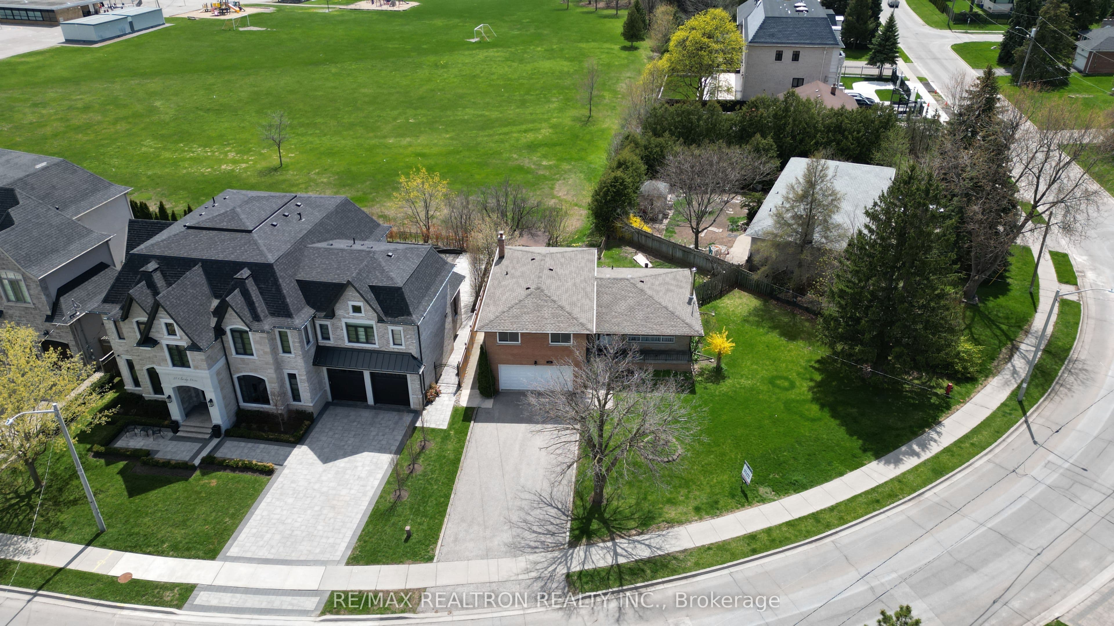 19 Claridge Drive — photo 18