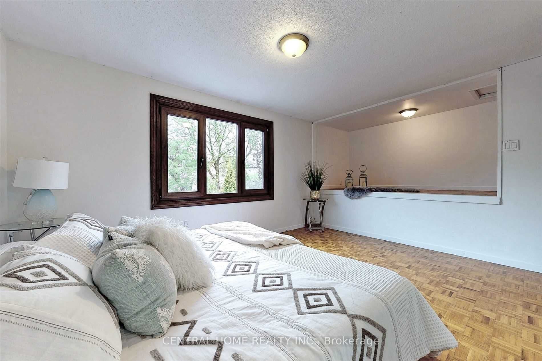 18 Mayvern Crescent — photo 12