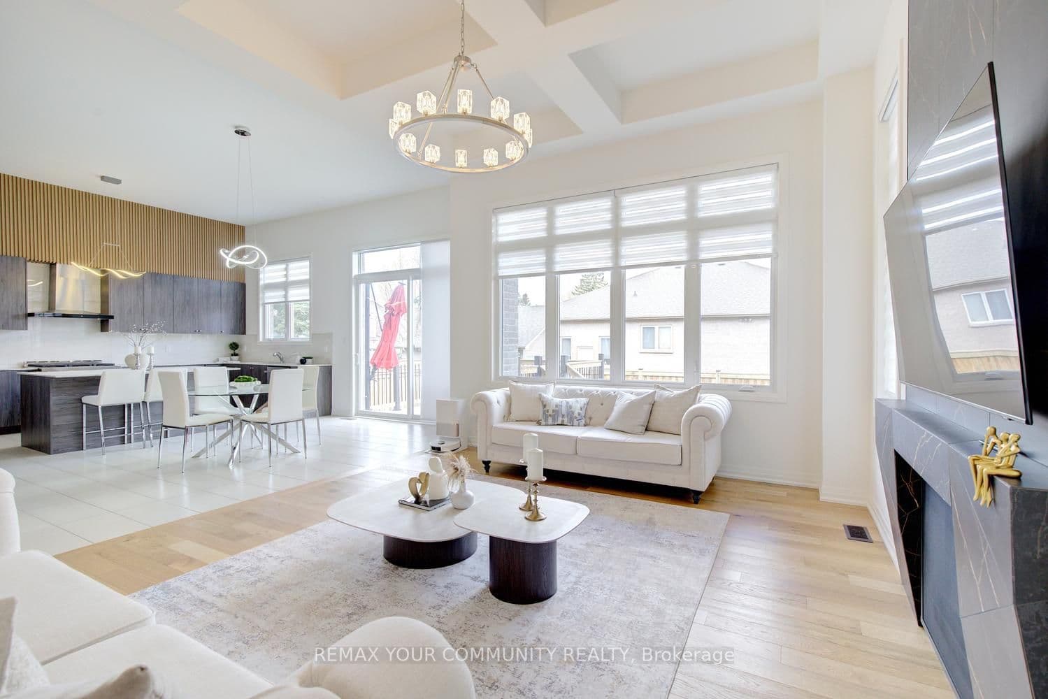 96 Bond Crescent — photo 13
