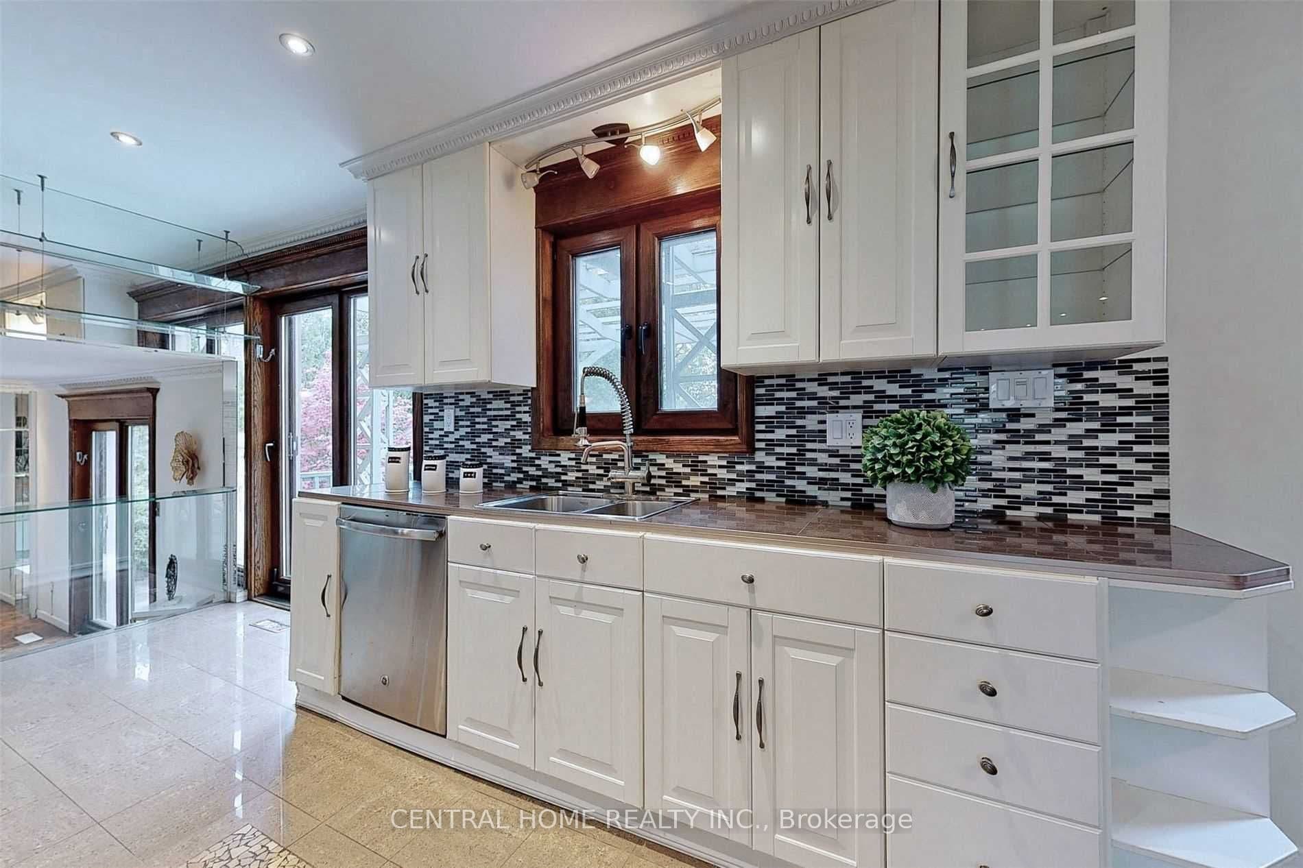 18 Mayvern Crescent — photo 21