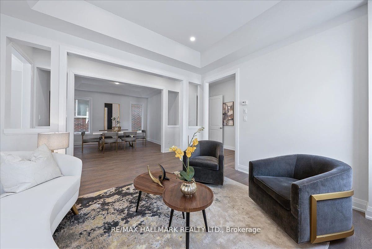 15 Aida Place N — photo 2