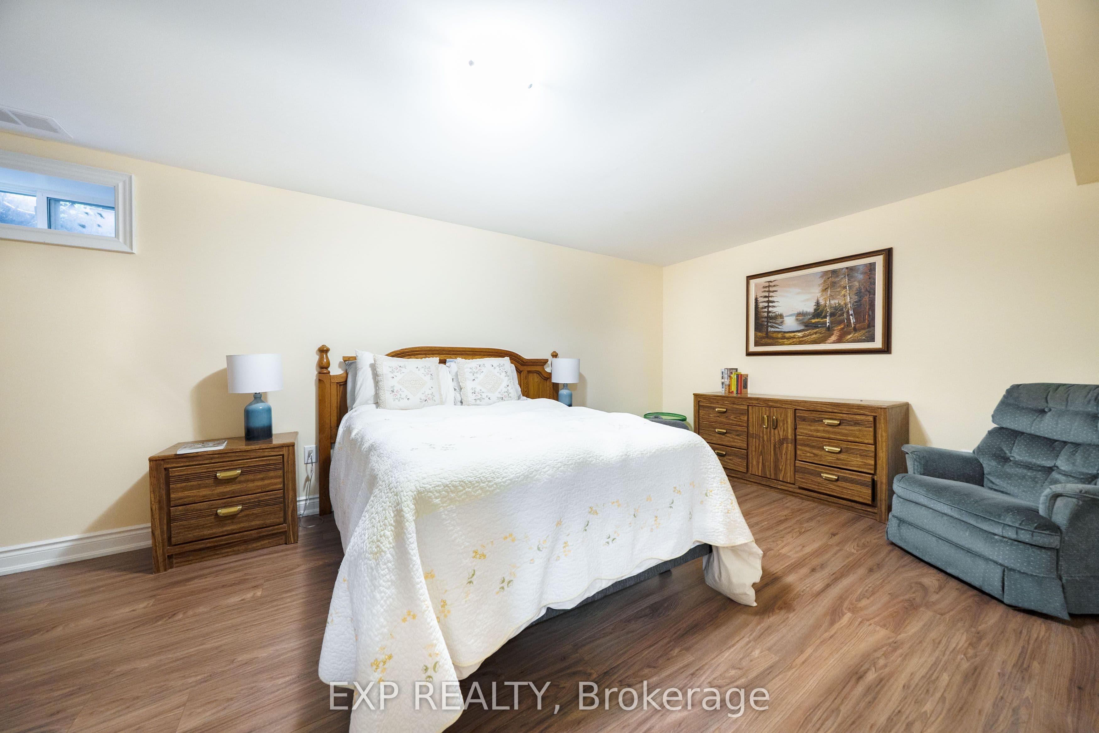 90 Brillinger Street — photo 42
