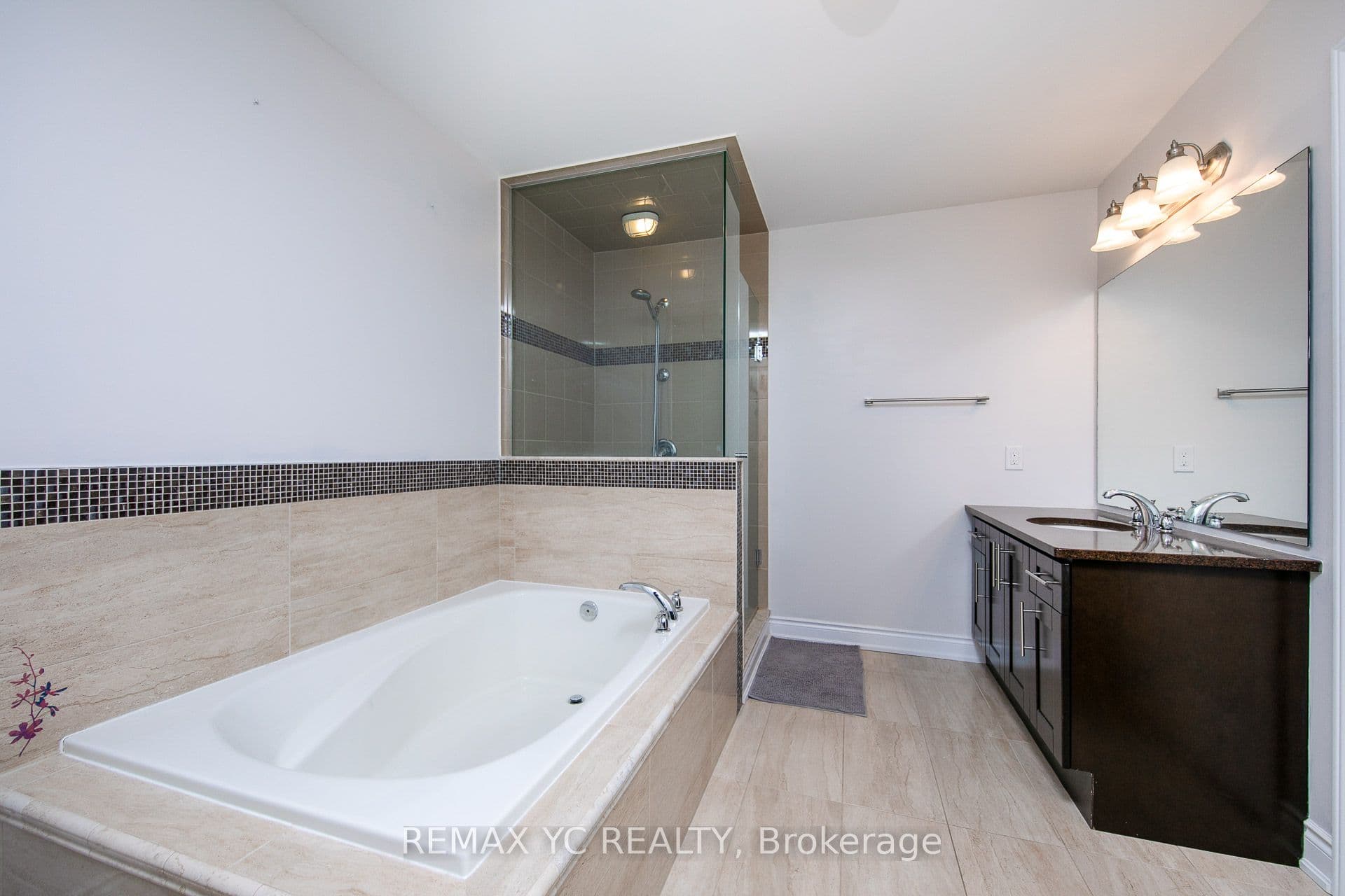 43 Laredo Drive — photo 39