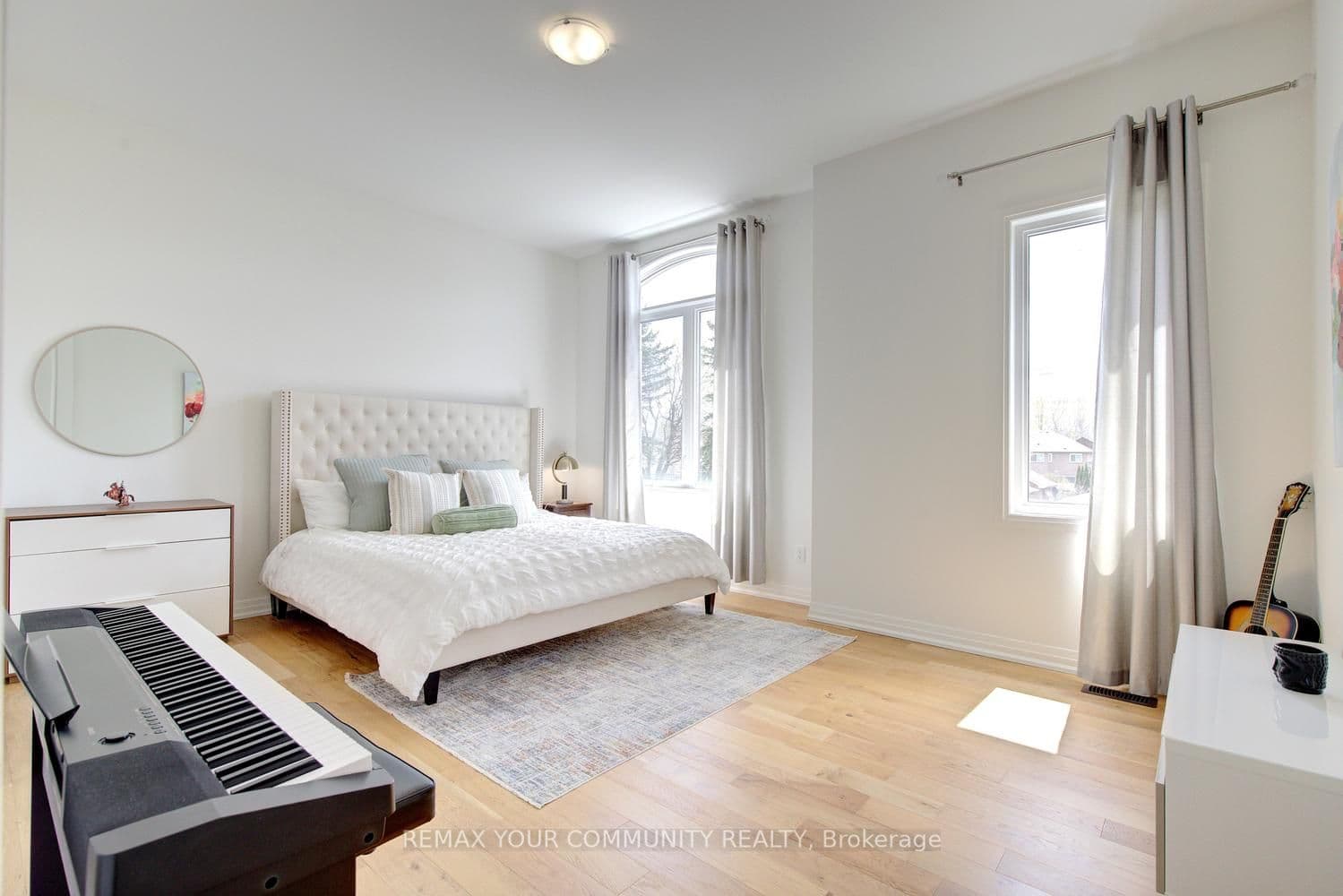96 Bond Crescent — photo 42