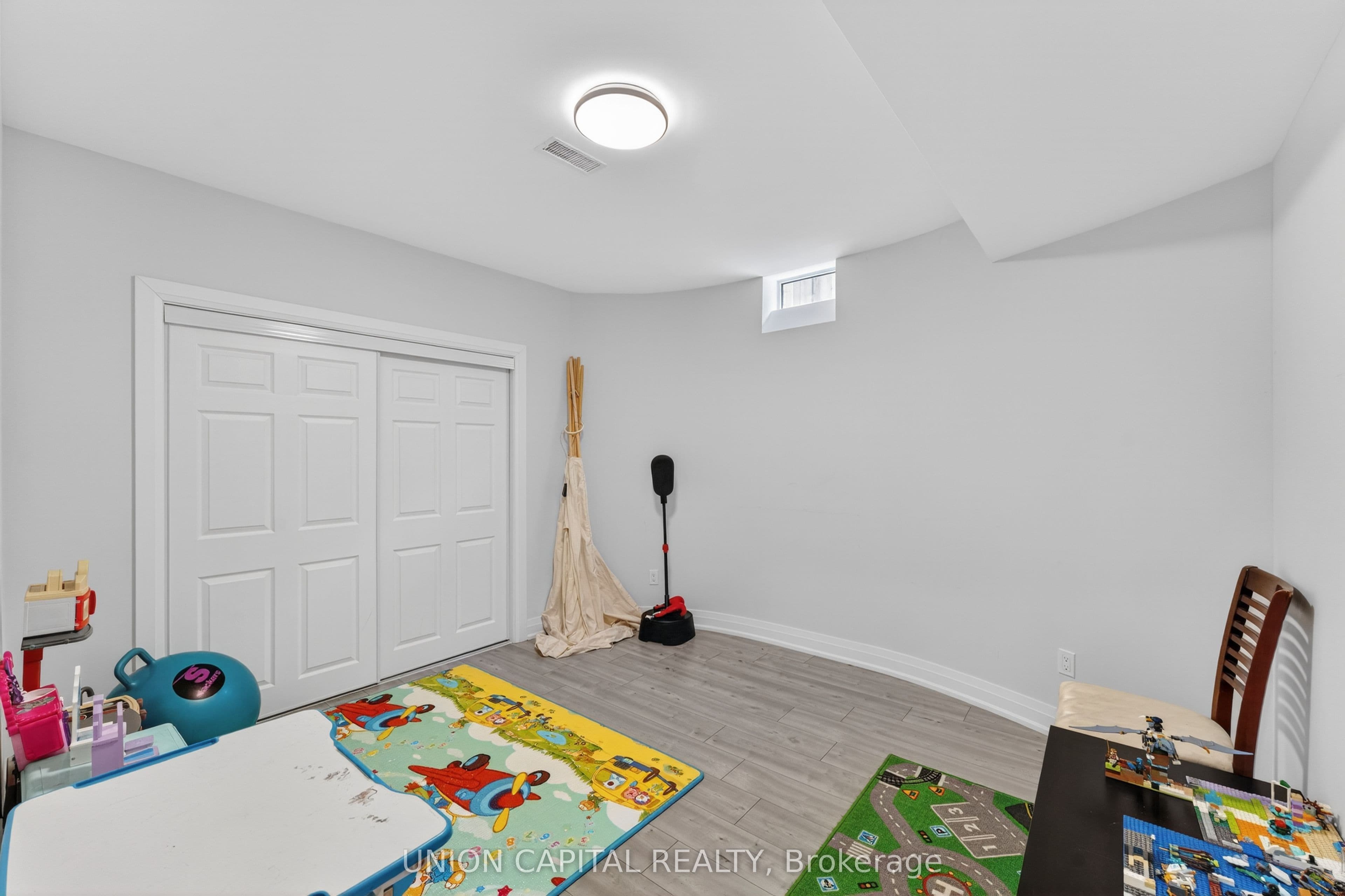 29 Elm Grove Avenue — photo 34
